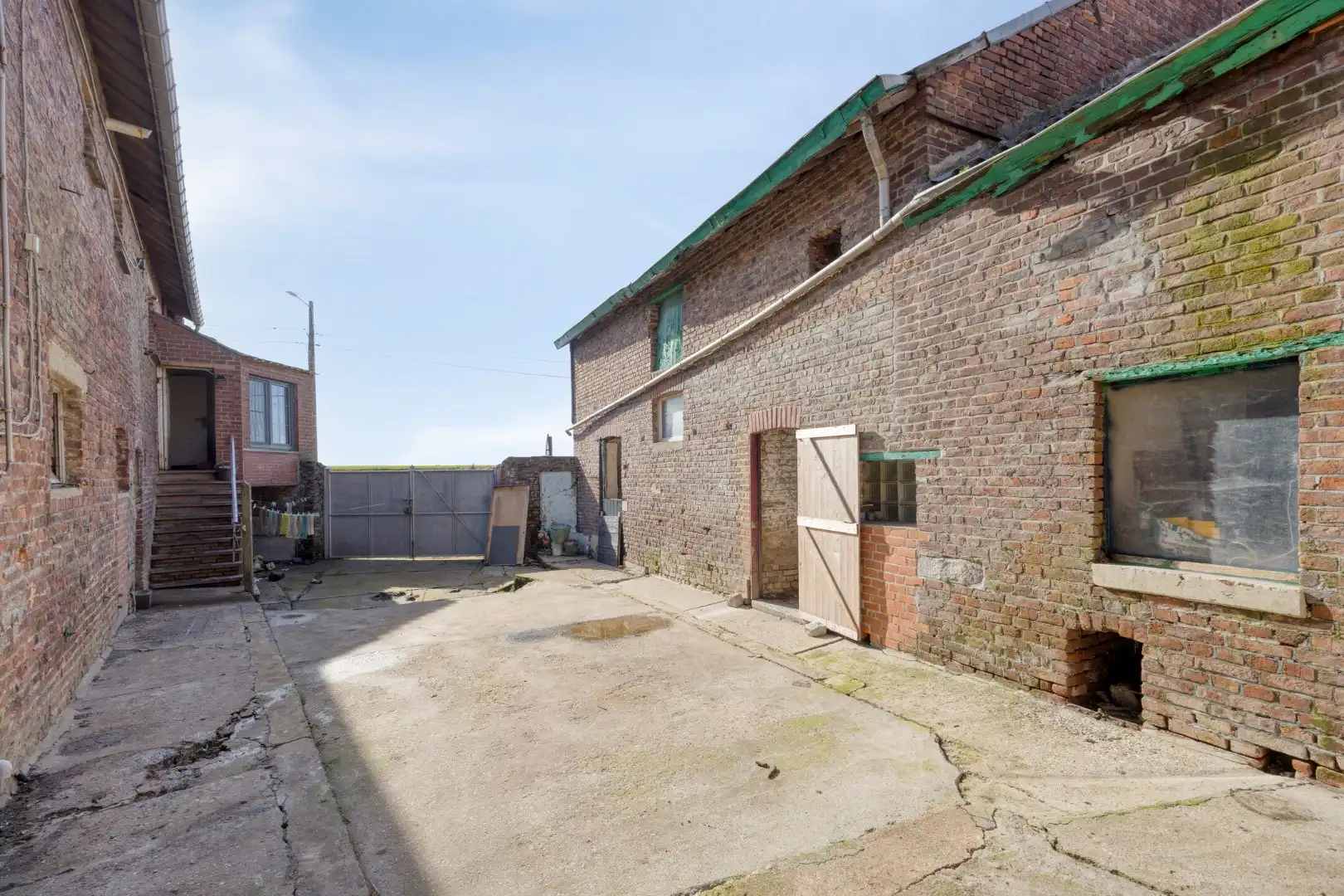 Landelijk gelegen hoevewoning met stallen en omheinde weide op totaal 88a66ca  foto 18