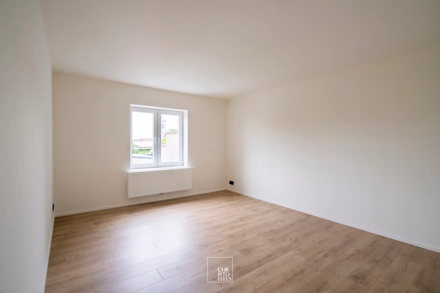 Gerenoveerde gezinswoning met tuin op een ideale locatie! foto 11