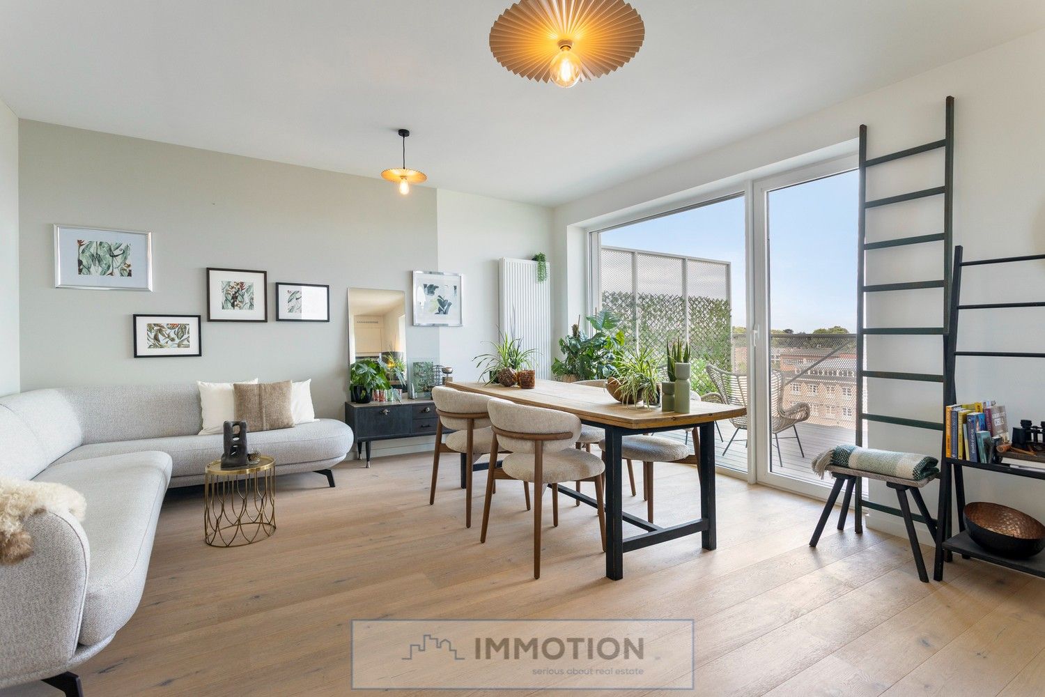 Comfortabel wonen met adembenemend uitzicht over de Leie en Kortrijk foto {{pictureIndex}}