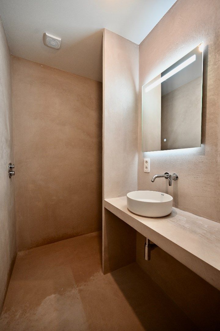 KARAKTERVOL GELIJKVLOERS APPARTEMENT MET STADSTERRASJE foto 5