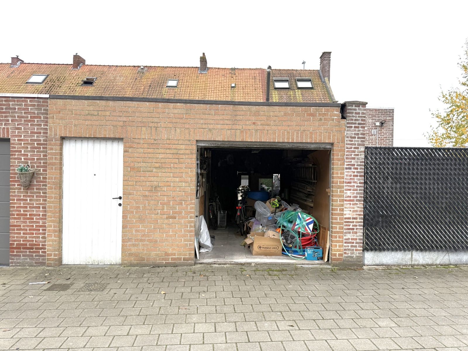 Charmante woning met garage op ideale ligging. foto 5