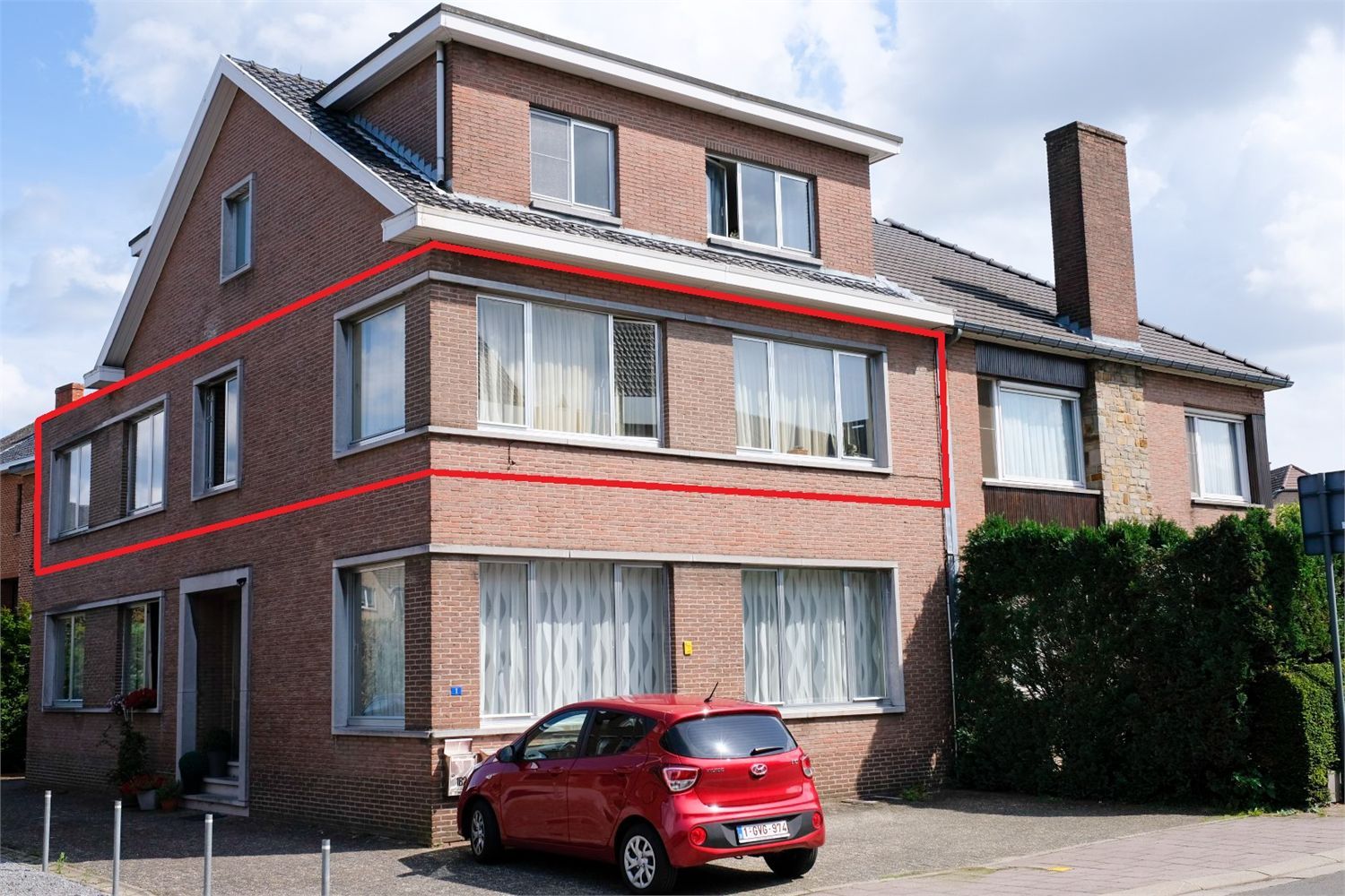 Appartement met autostandplaats in het centrum van Bilzen foto {{pictureIndex}}