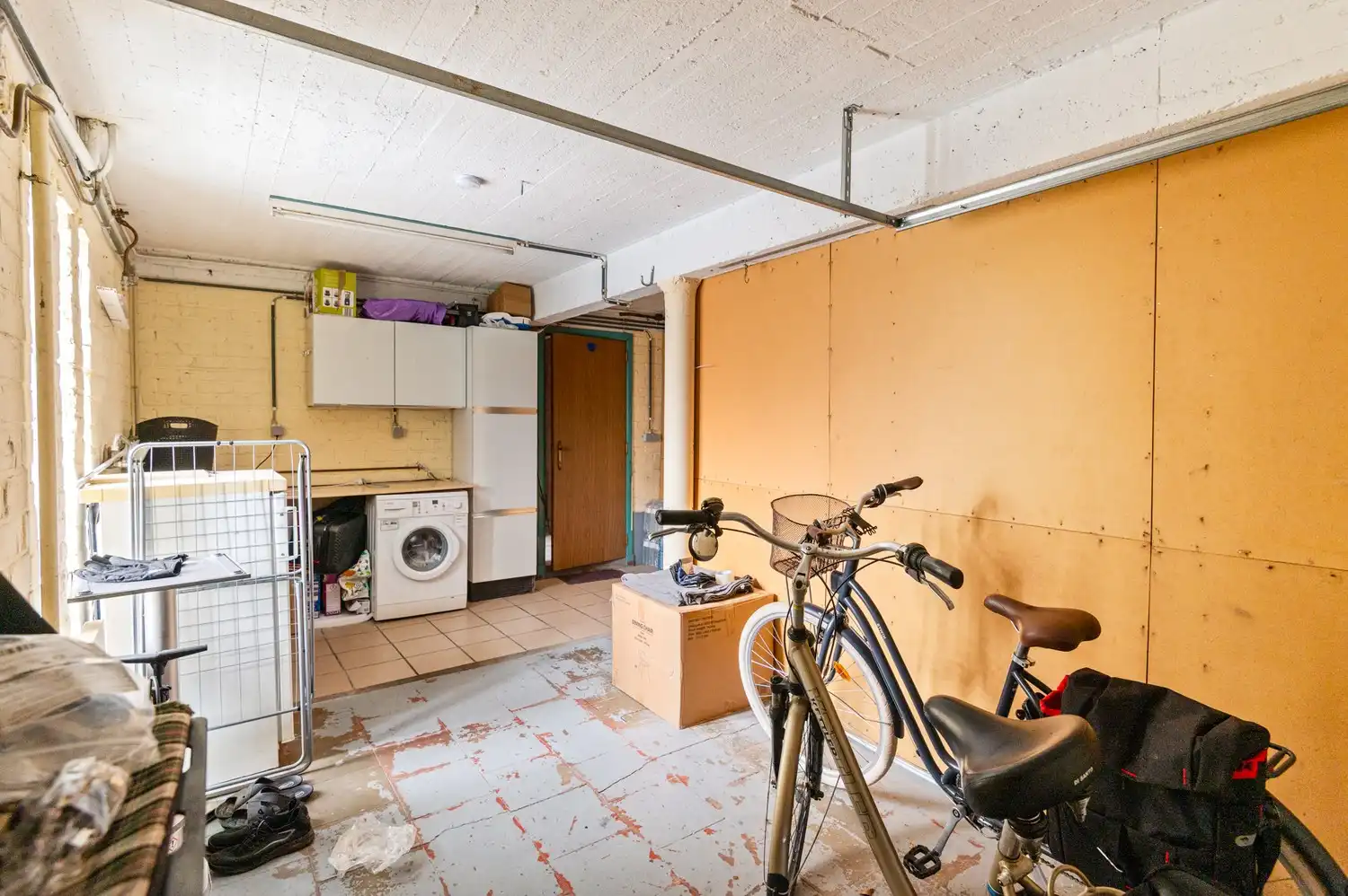 Appartement met 2 slaapkamers en 2 garages in de Unitas Wijk! foto 17