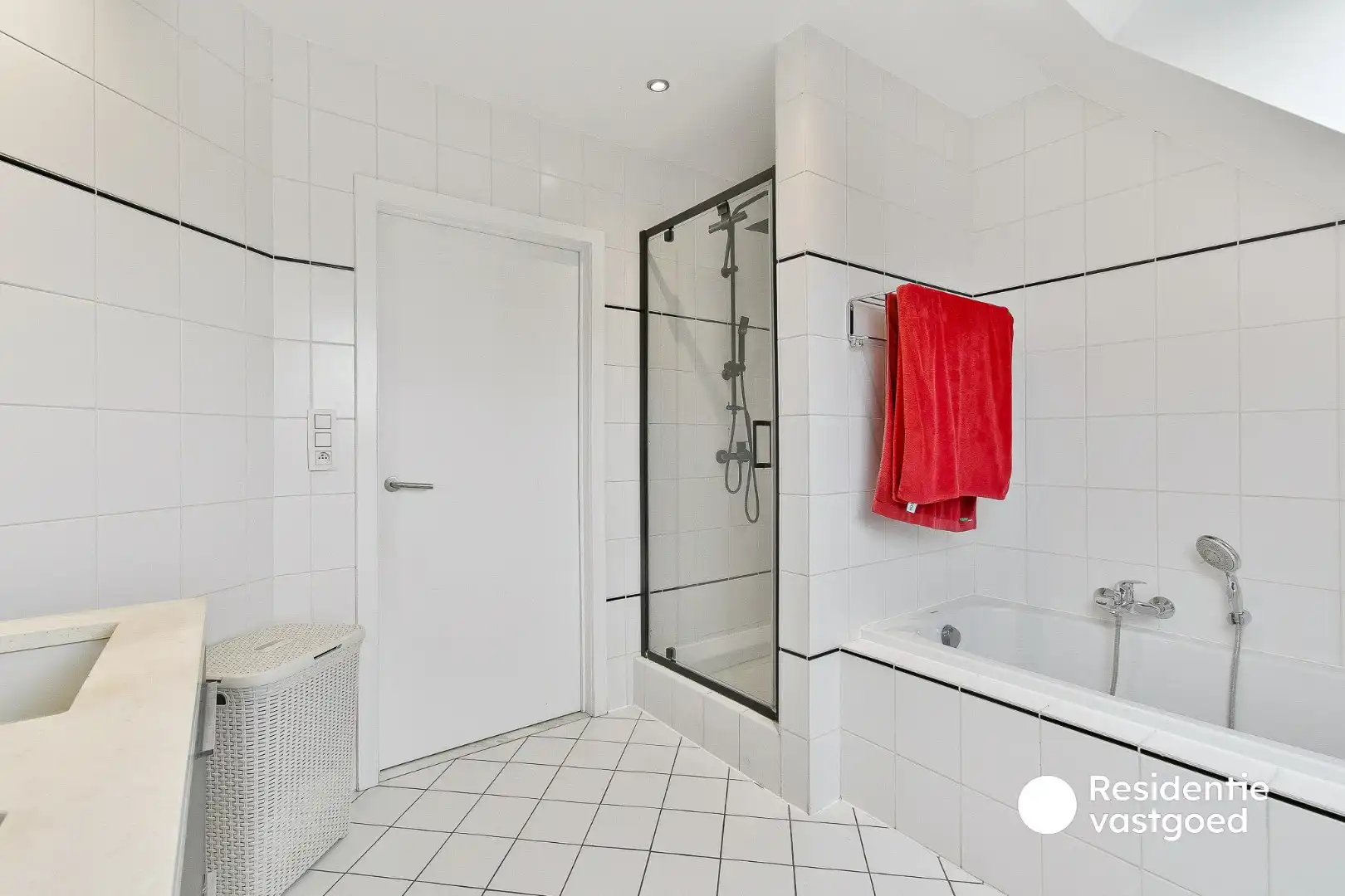 Rustig gelegen villa met verwarmd zwembad en ruime tuin foto 20