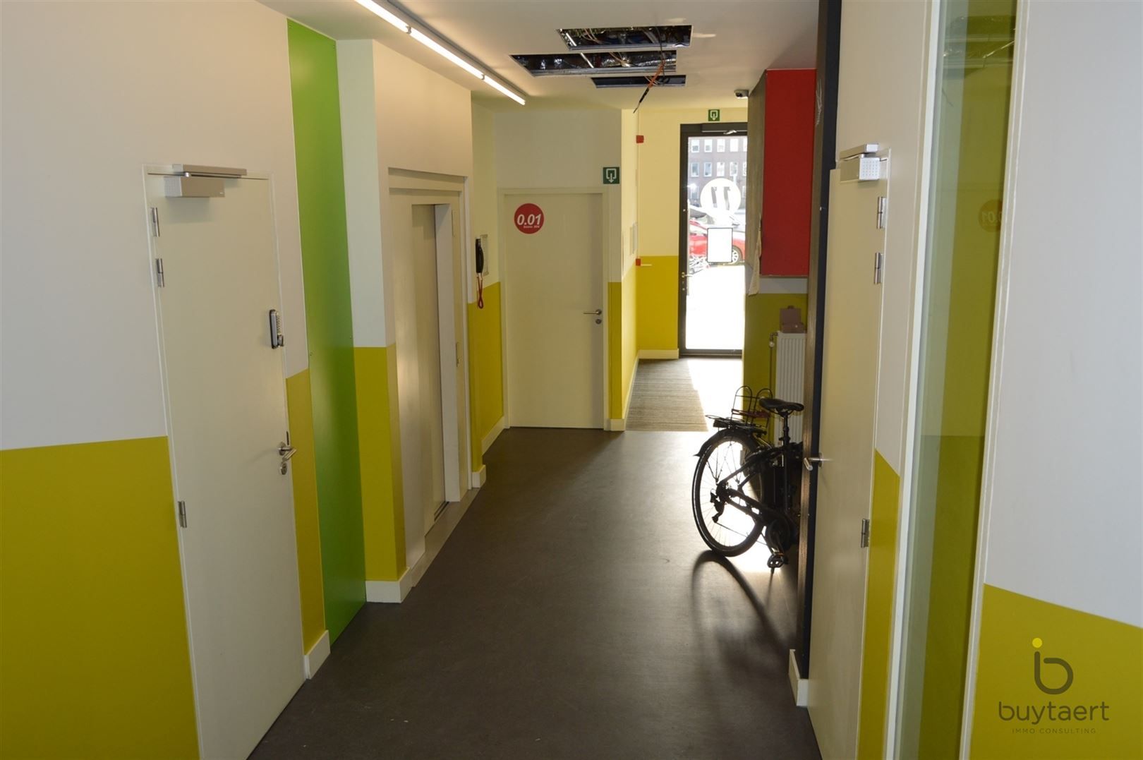 Gelijkvloers gemeubeld KOT te koop nabij de Universiteiten te Antwerpen! foto 7