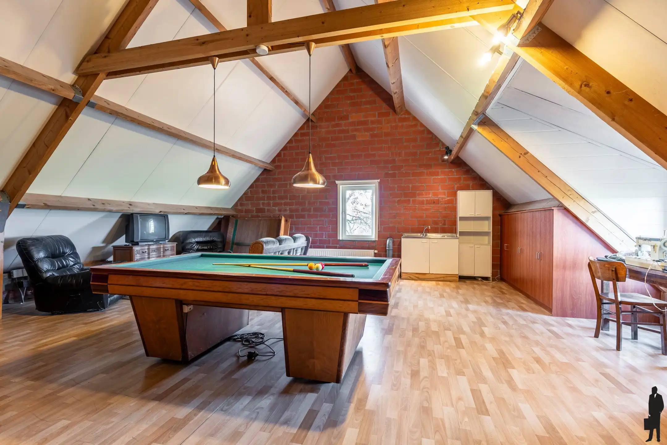 Landelijk gelegen woning in Minderhout op ca 9.000 m² grond foto 34