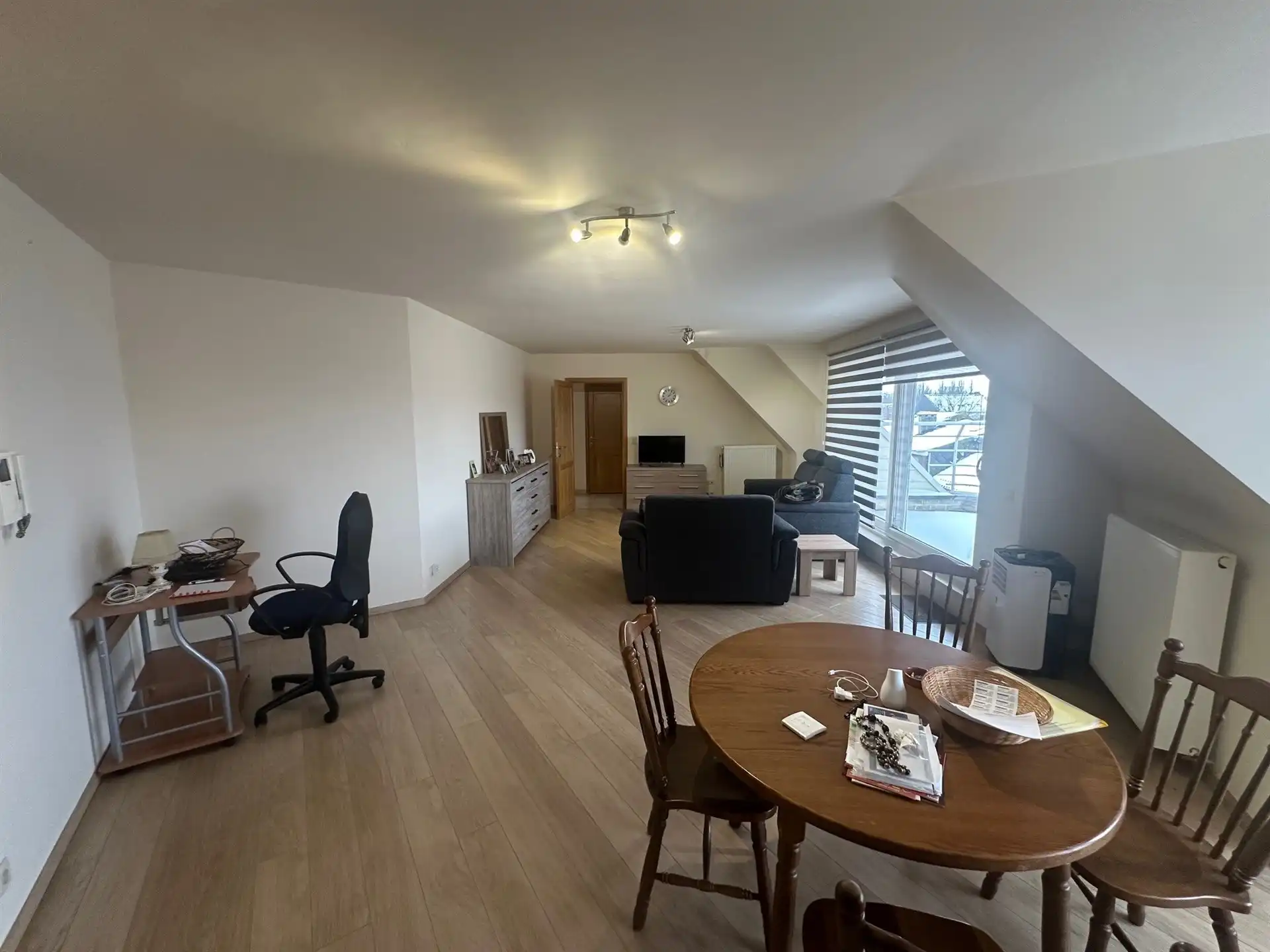 Ruim appartement met 2 slaapkamers nabij het centrum foto 4