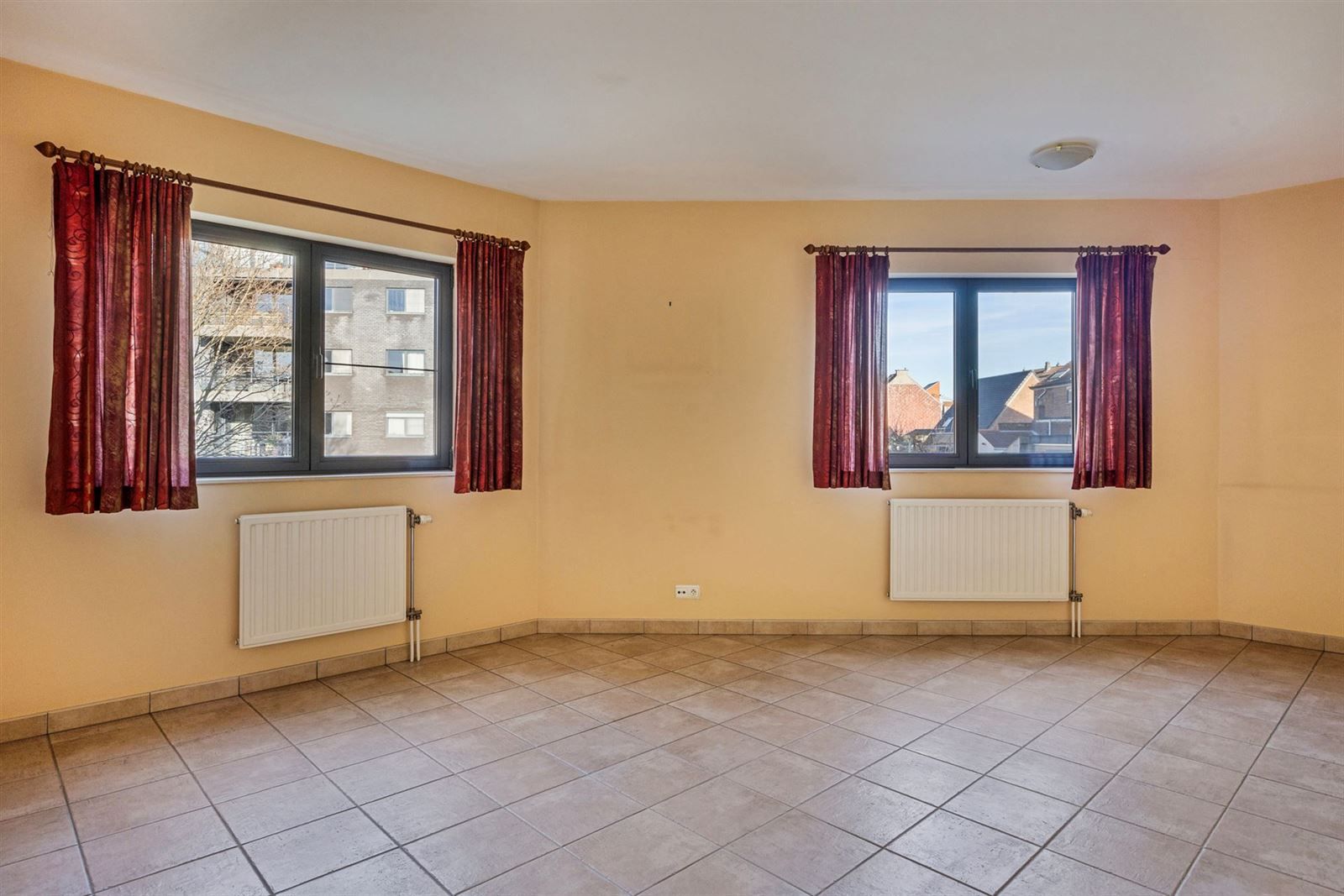 Lichtrijk appartement (109m²) op 1ste verdiep met 1 slaapkamer foto 9