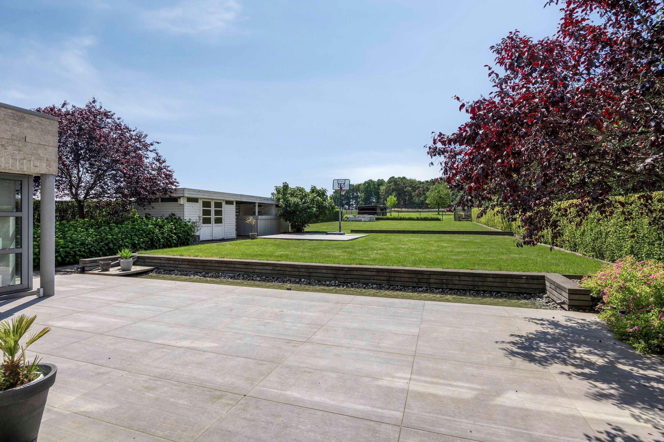 Prachtige villa op ruim perceel met mooi vergezicht foto 42