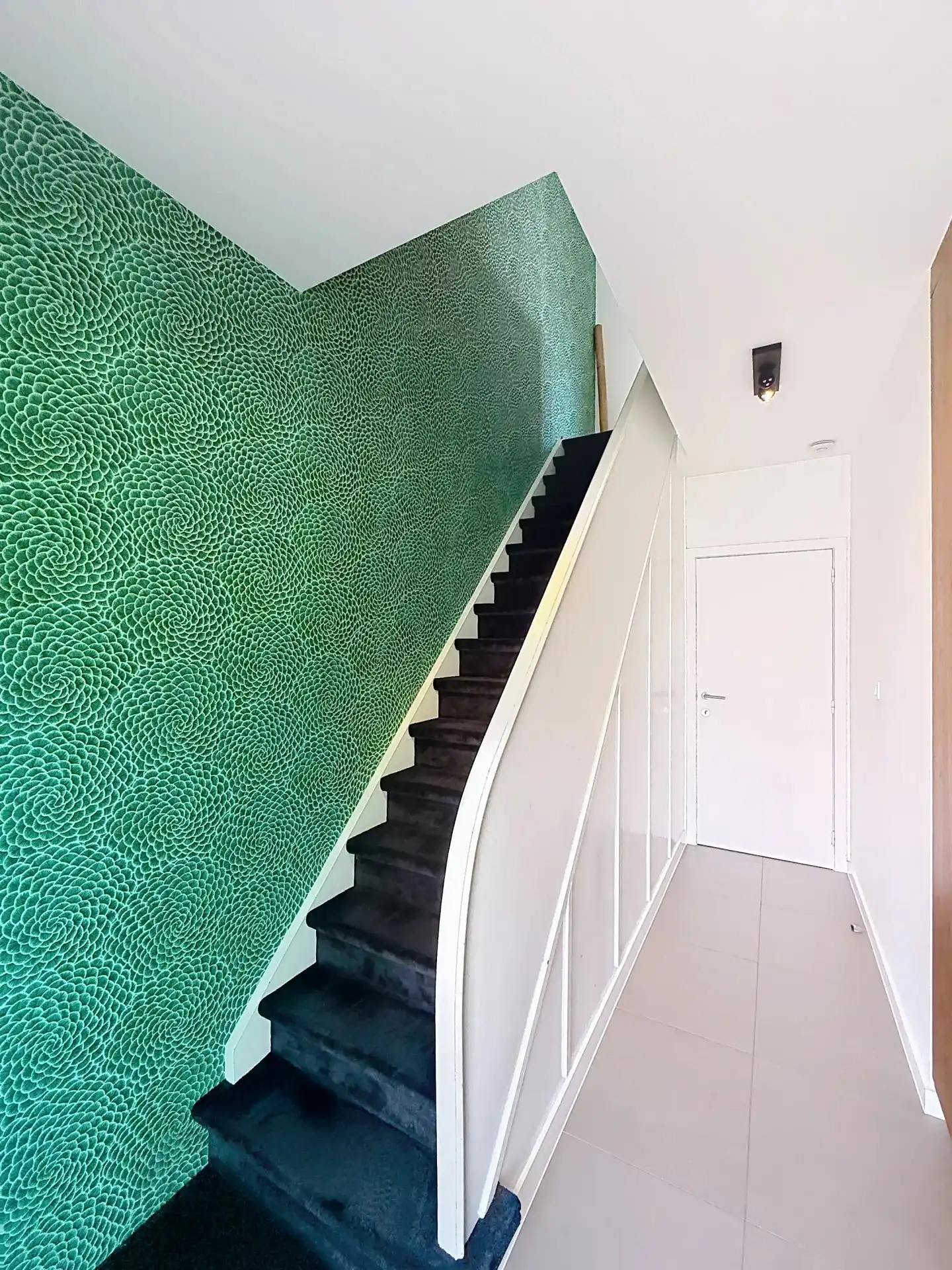 Verrassend ruime instapklare woning met 3 slaapkamers op een mooi perceel. foto 5