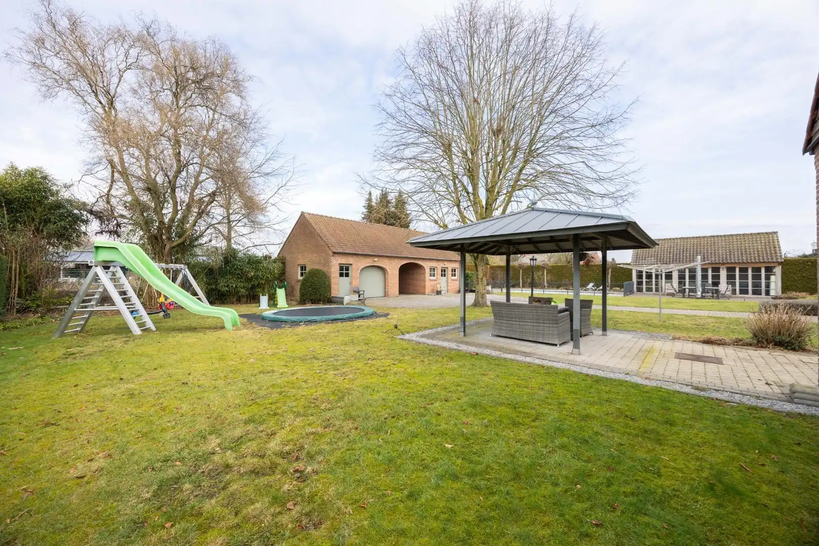 Prachtige ruime villa met naastliggende bouwgrond! foto 36