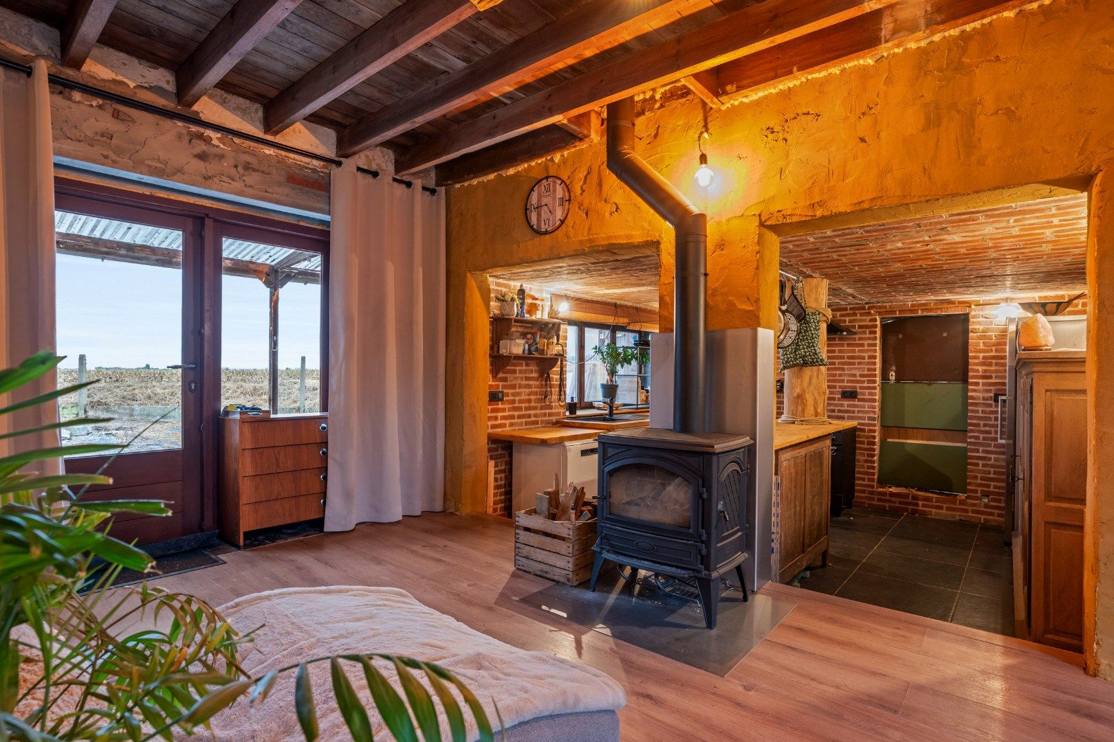 Landelijke alleenstaande woning met veel potentieel in Klerken foto 5