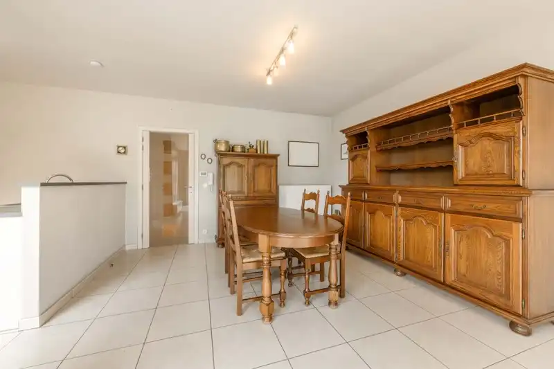 Gelijkvloers 2-slaapkamerappartement met tuin en garage nabij centrum Tielt TE KOOP! ✨🏡 foto 12