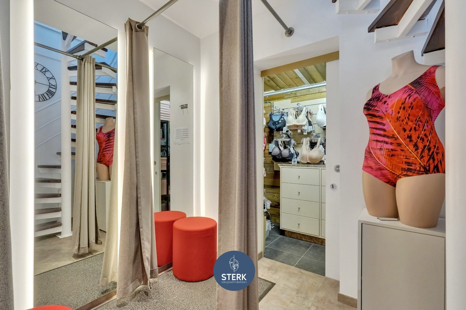 RUIME WONING MET COMMERCIËLE RUIMTE OP EEN CENTRALE LIGGING TE MAASMECHELEN !  foto 25