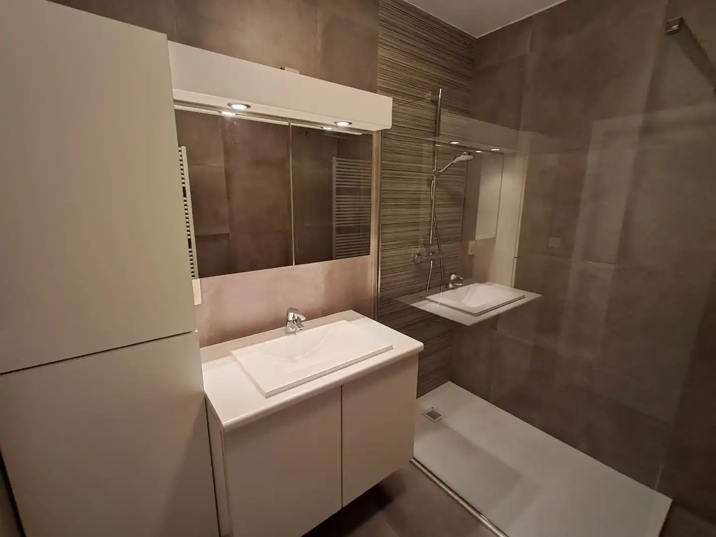 Ruim appartement te Sijsele. foto 18