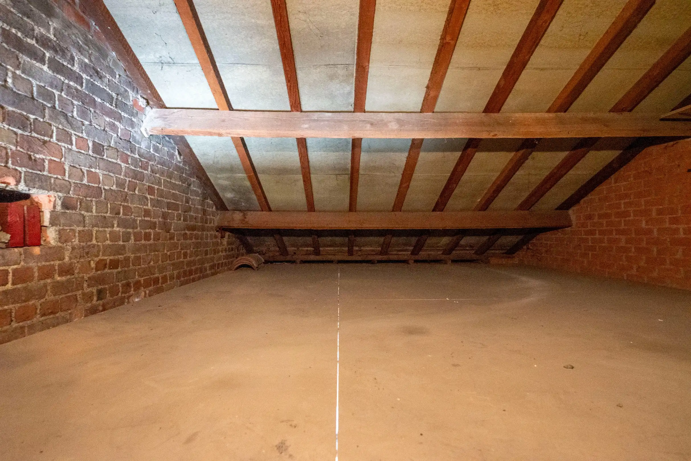 Goed onderhouden woning met garage, oprit en uitbreidingsmogelijkheden foto 14