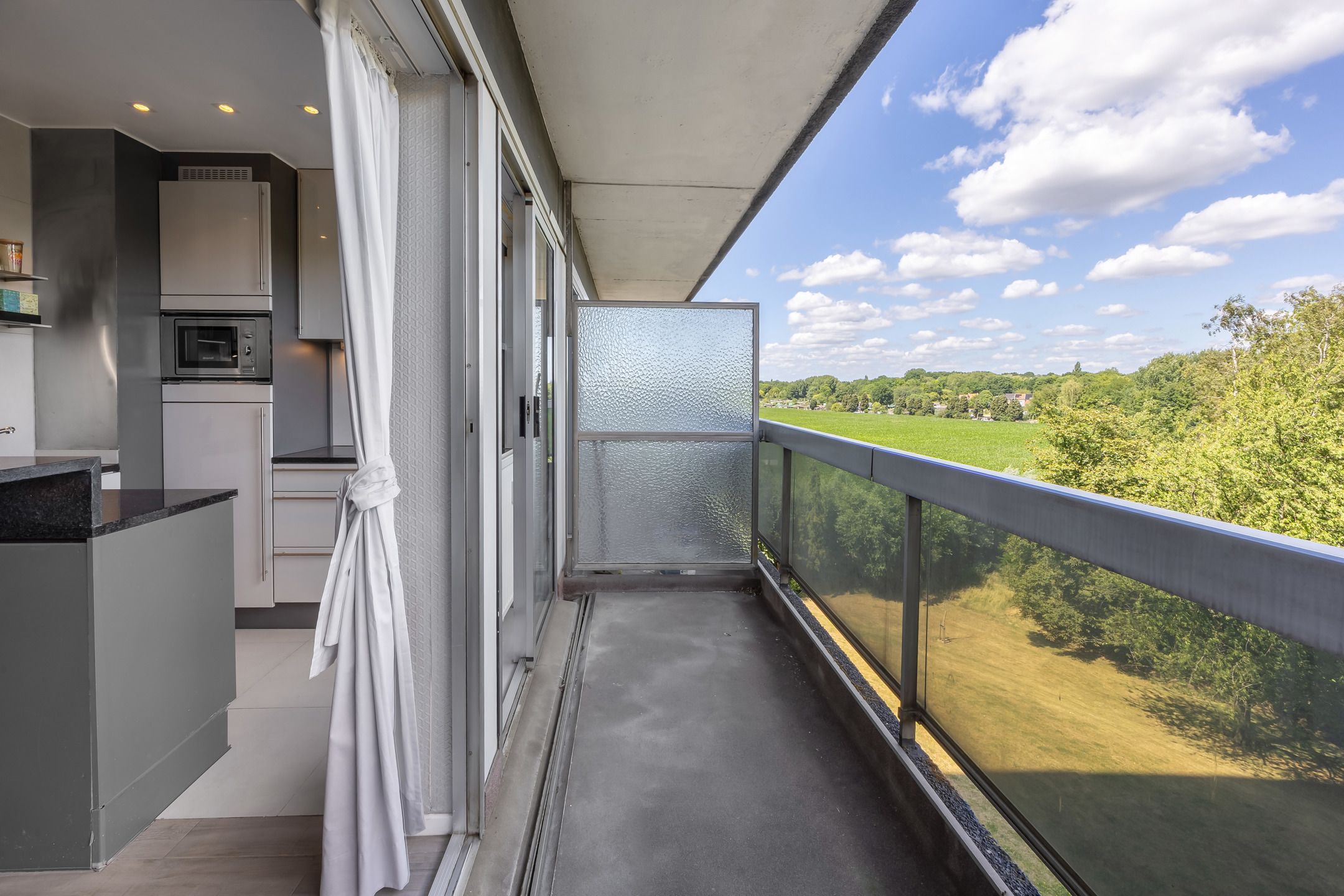 Luxe bemeubelde Studio met Terras & Groenzicht nabij Leiebos foto 12