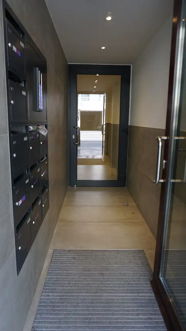 ONGEMEUBELD 1 SLP APP. GELEGEN KONINGSSTRAAT foto 2