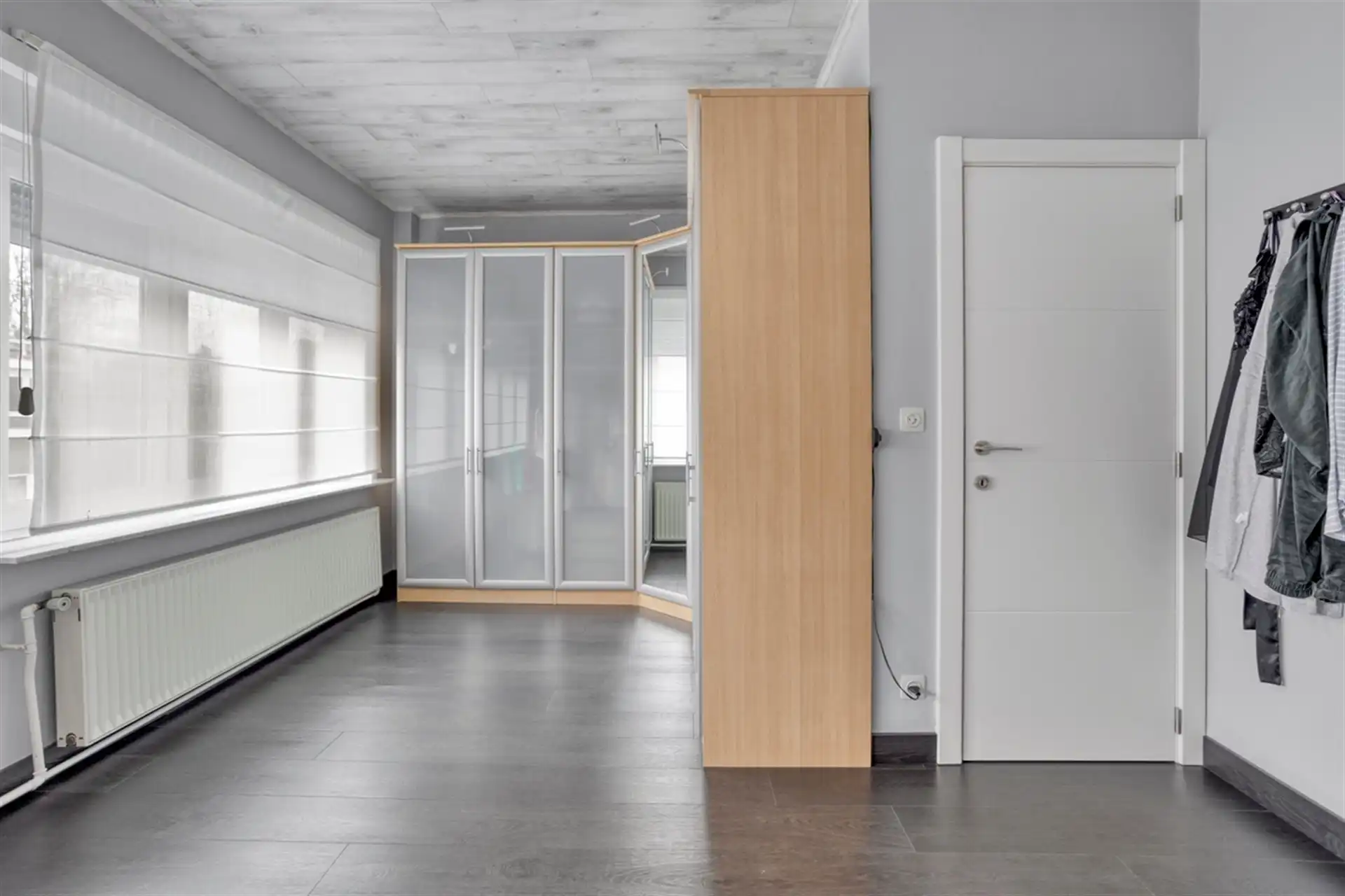 Gezinswoning met 3 slaapkamers, tuin en garage in rustige straat foto 24