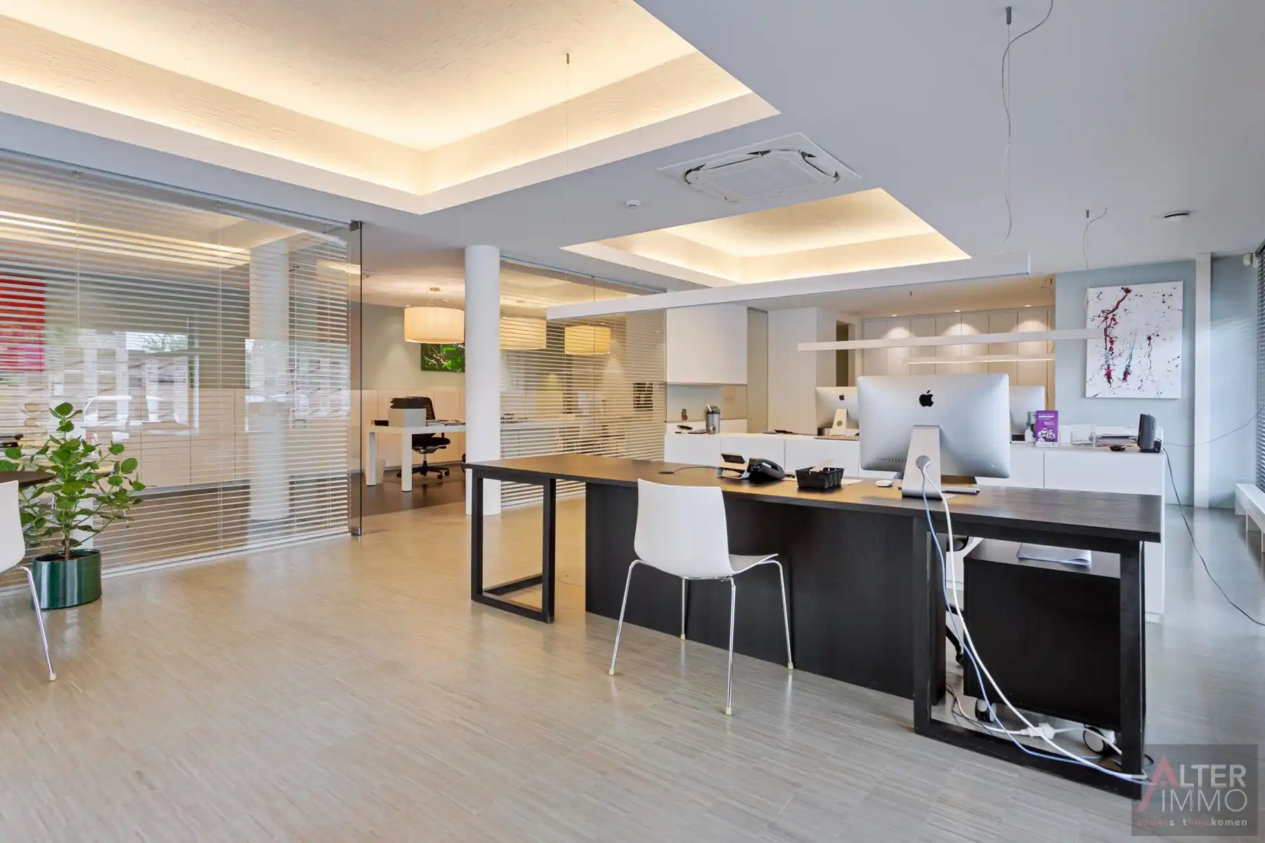 Bedrijfspand met appartement op toplocatie met uiterste visibiliteit! foto 7
