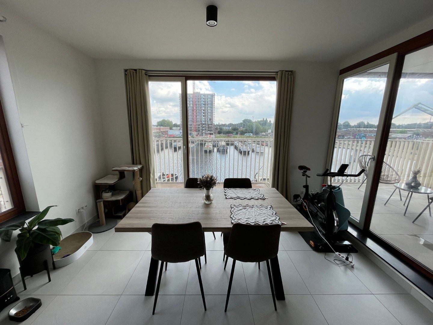 Stijlvol nieuwbouwappartement met uniek zicht – Gentse Dokken foto 3