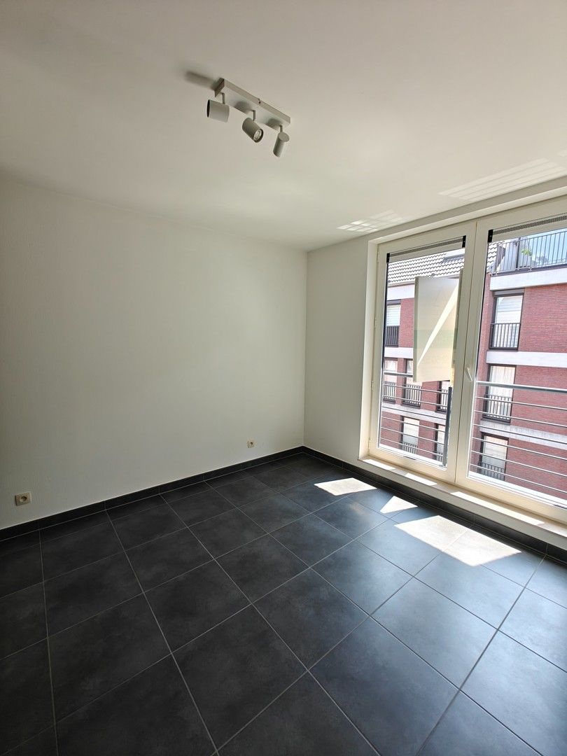 Centraal gelegen appartement te huur foto 11