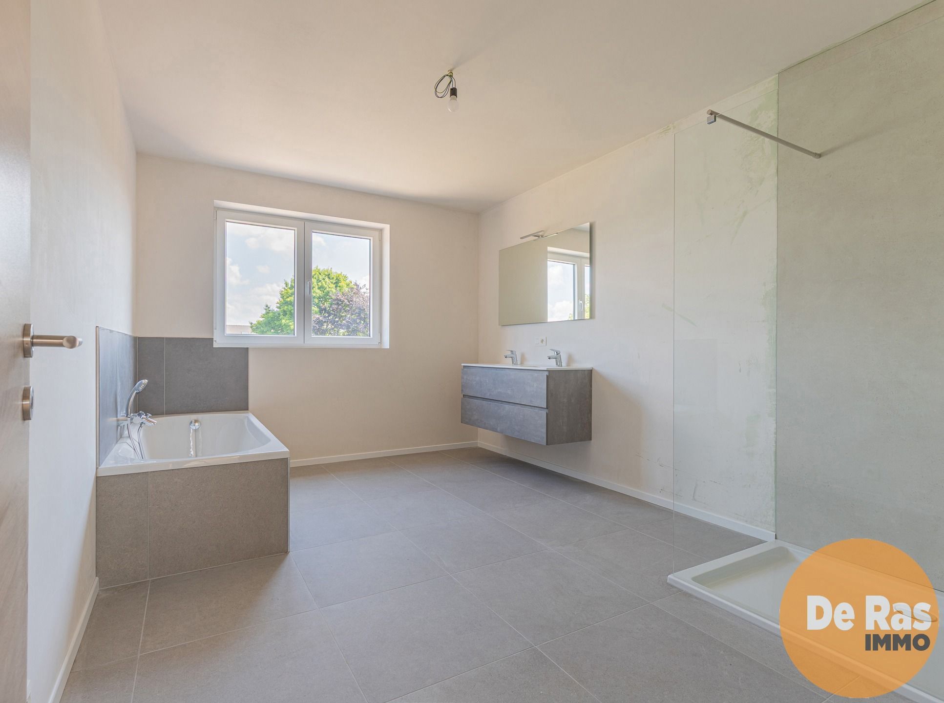 ERONDEGEM - Ruime nieuwbouwwoning met 4 slaapkamers foto 15