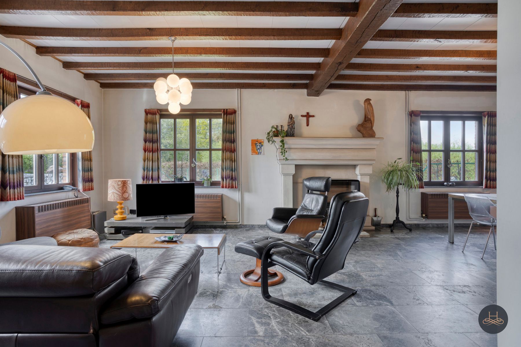 Karaktervolle, goed onderhouden woning nabij het centrum foto 6