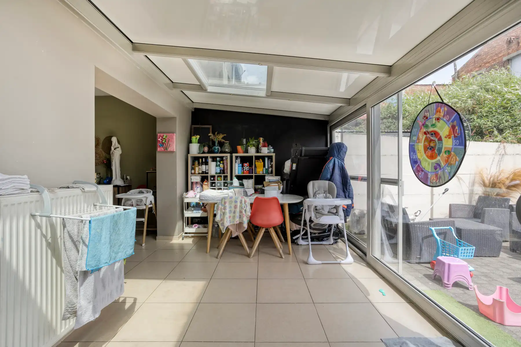 Goed gelegen woning met 3 slaapkamers, bureau en tuin foto 13