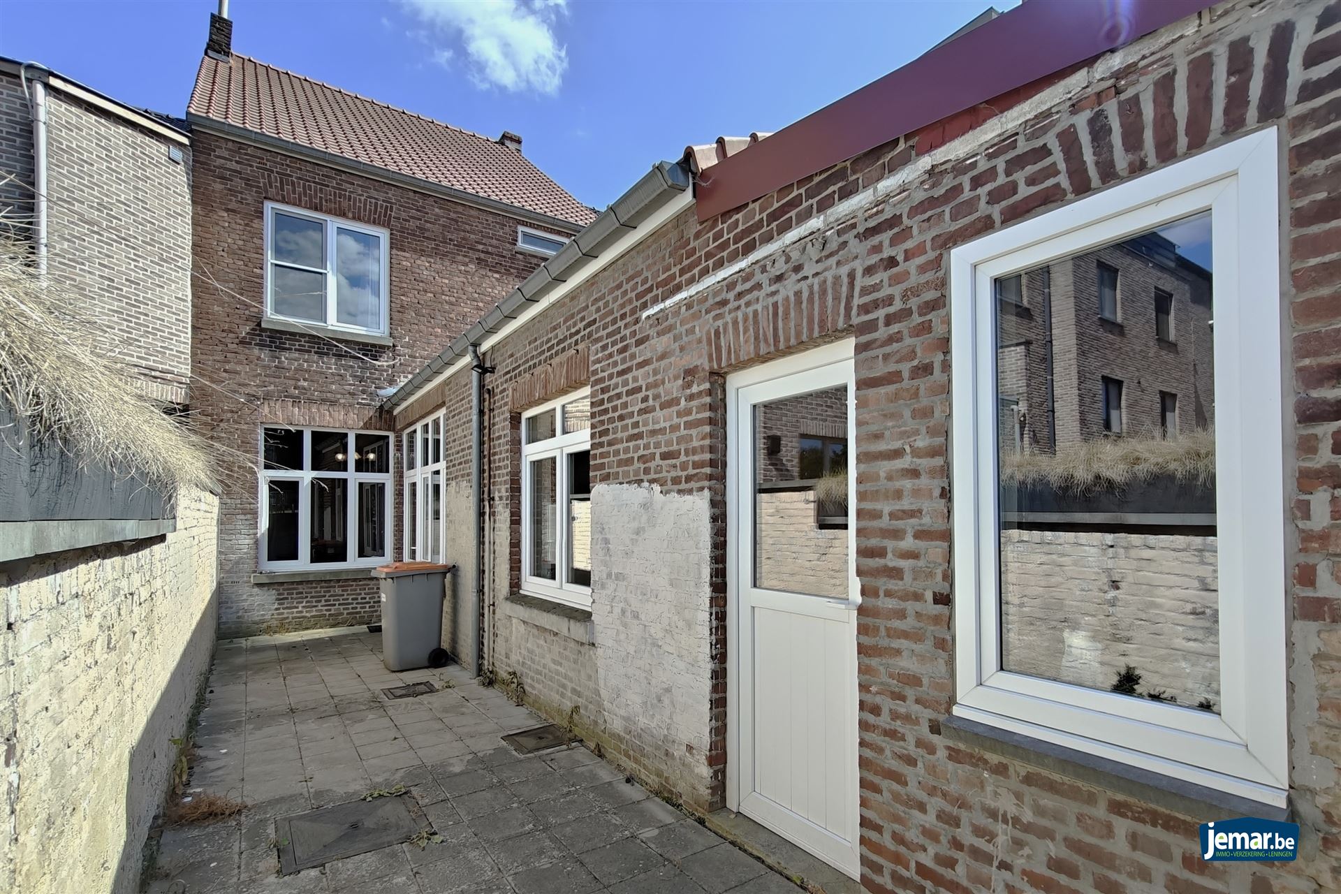 Gerenoveerd pand met 5 slpk. en stadstuin in het centrum van Lanaken foto 21