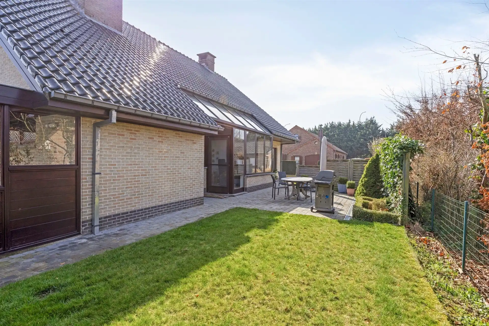 Villa in doodlopende straat foto 21