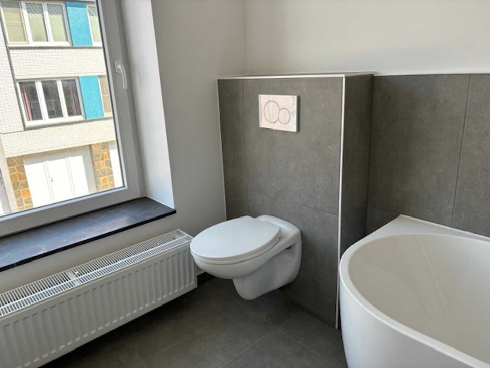 Volledig rerenoveerde woning 5 slpks 2 badks centrum Landen foto 19