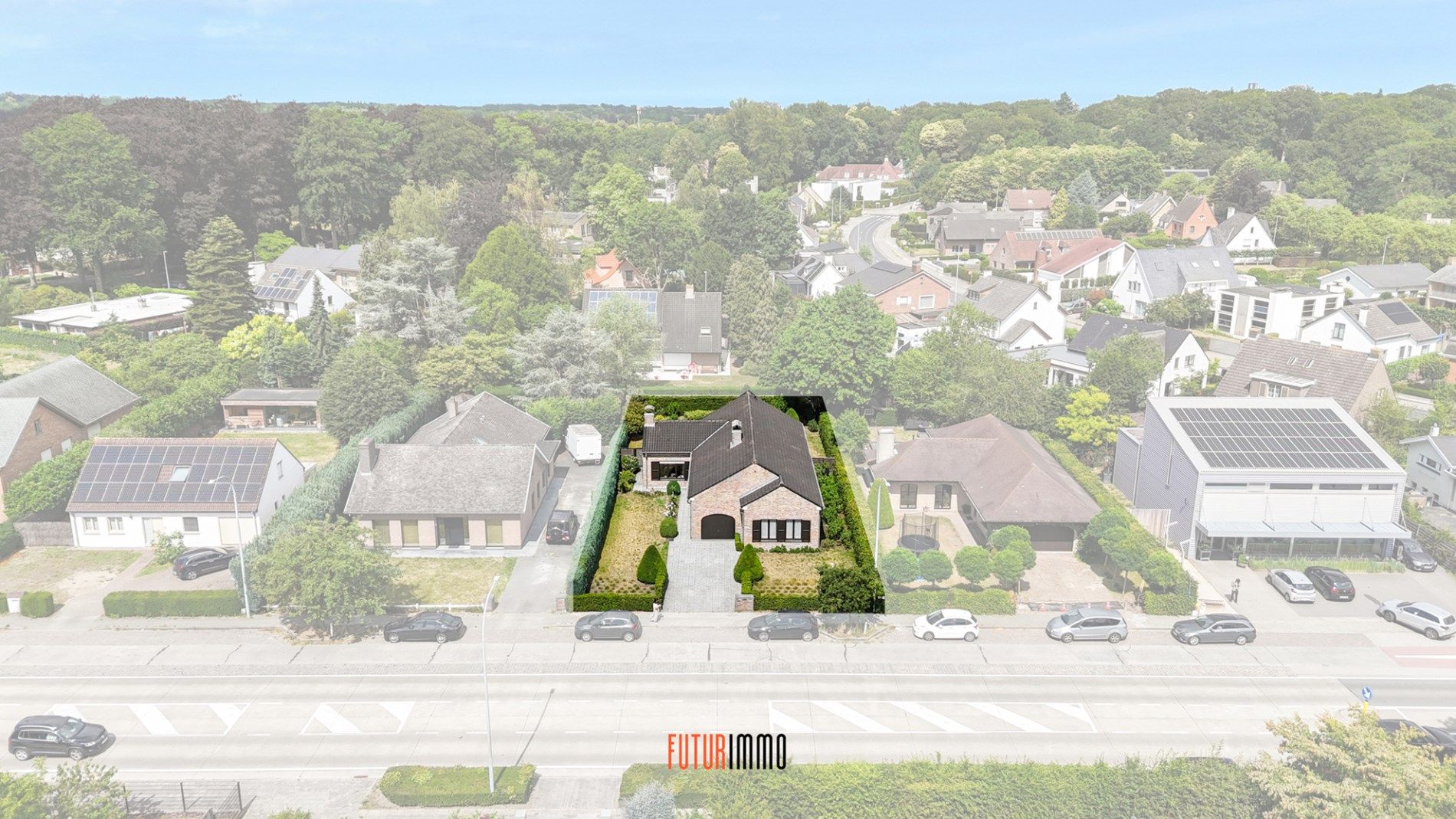 Open bebouwing met garage en ruime tuin foto 20