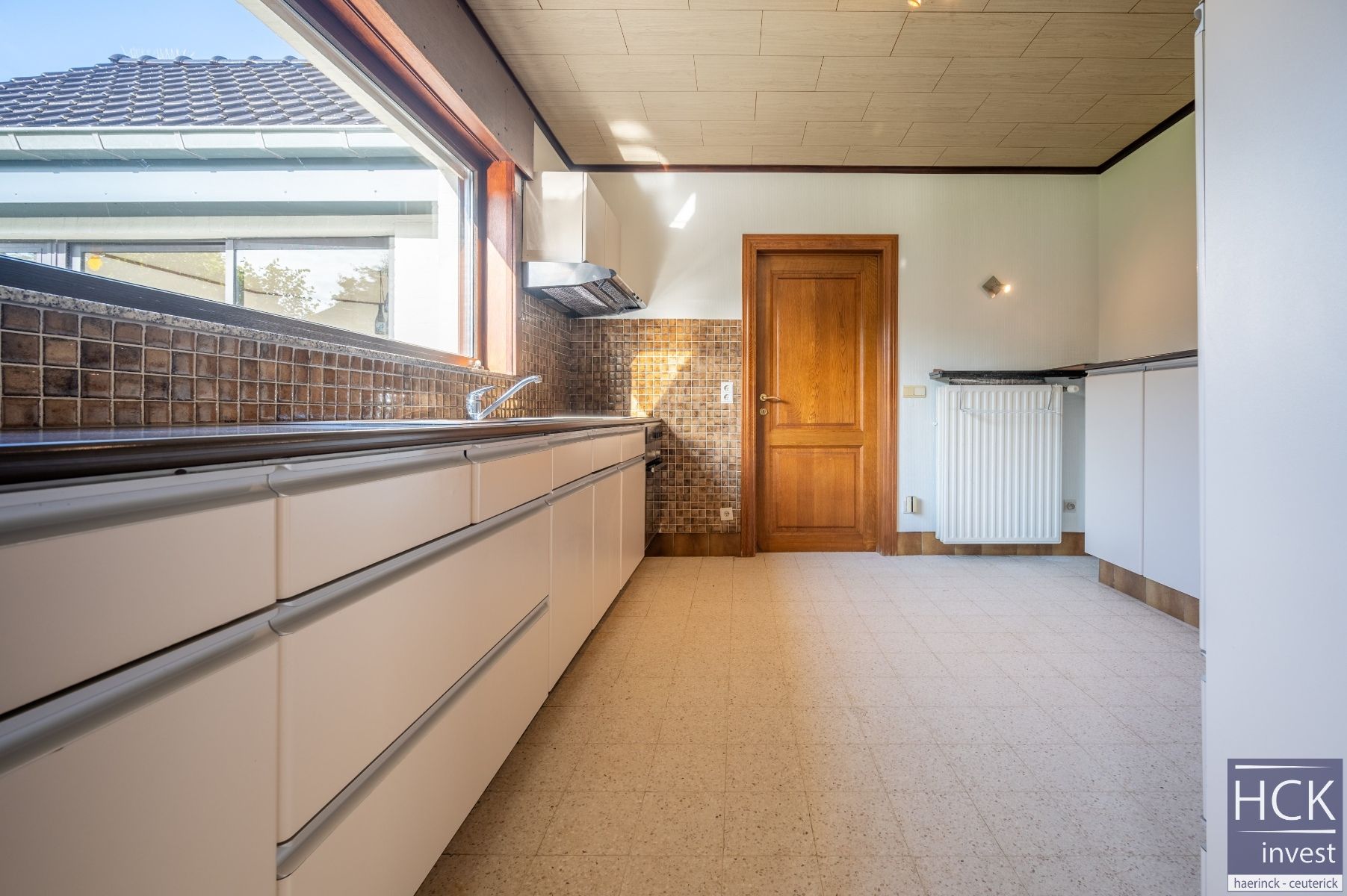 KRUISHOUTEM - Alleenstaande gezinswoning op 583 m², uitstekend gelegen! foto 8