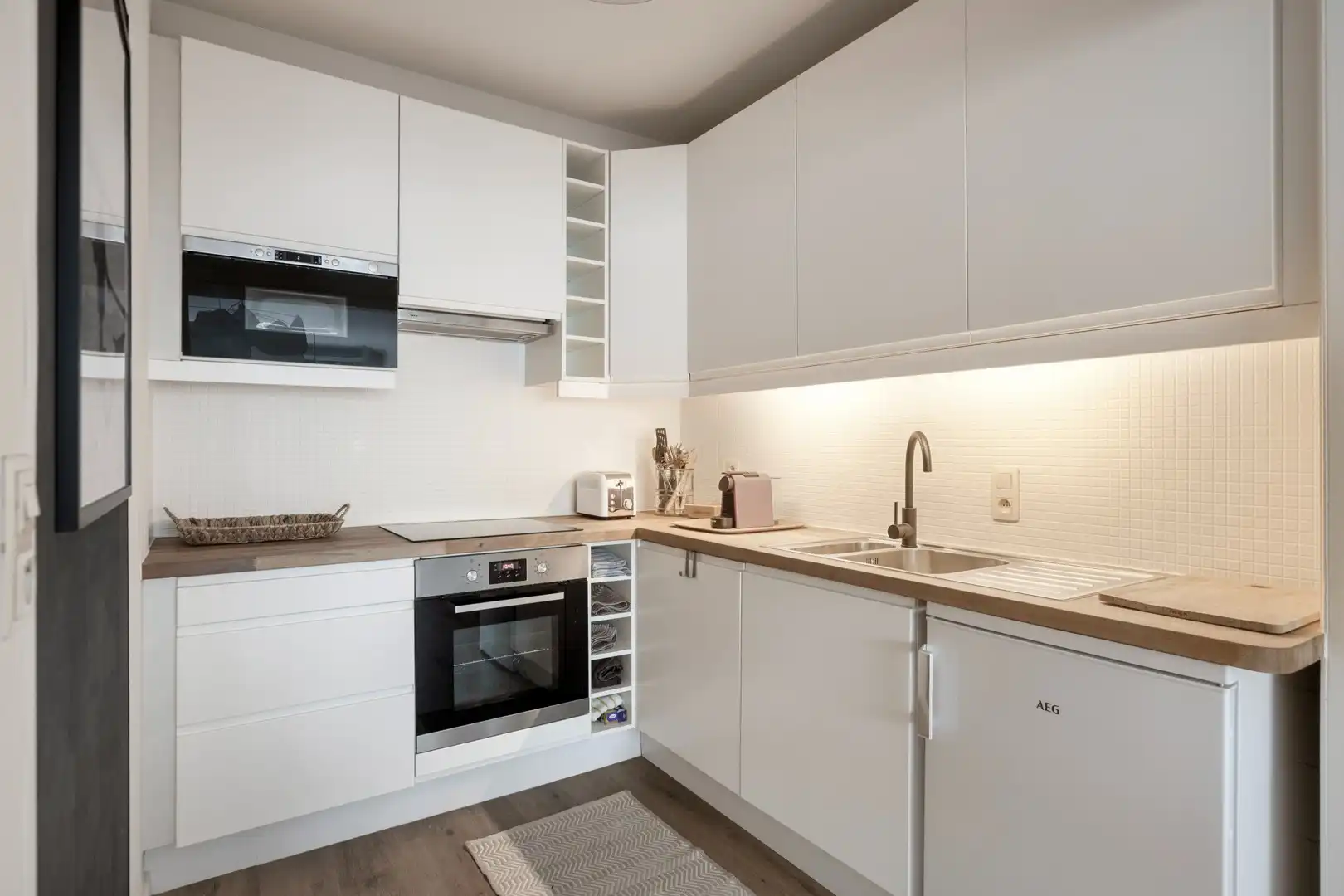 Prachtig 2-slaapkamer appartement met zijdelings zeezicht gelegen in de iconische Europagalerij in het centrum van Oostende. foto 6