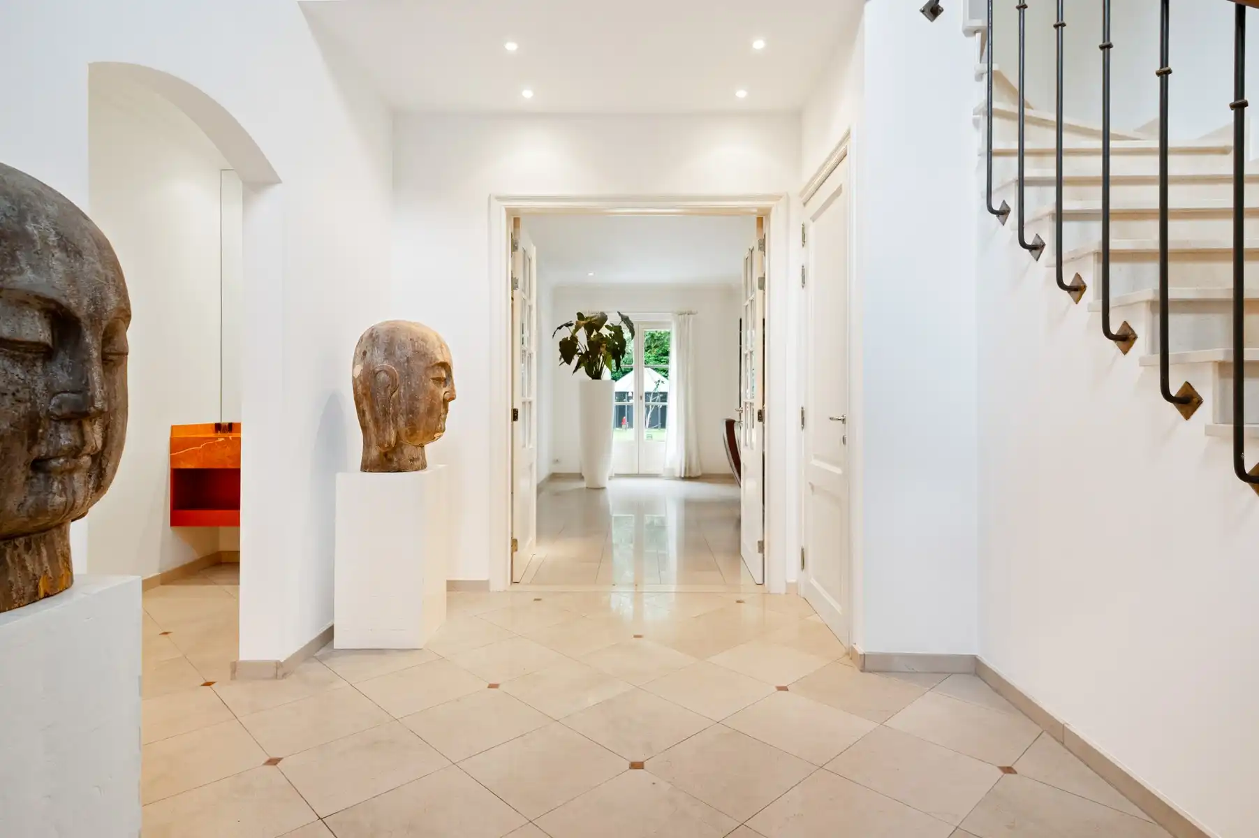 Exclusieve instapklare villa met 15.088m² parktuin foto 5