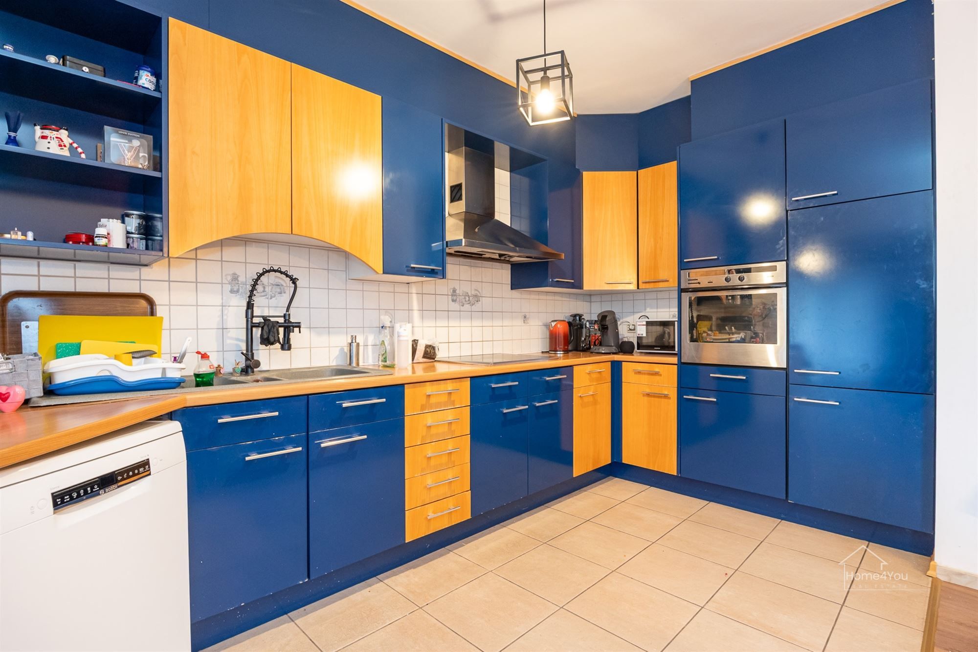 Ruime bel-étage foto 5