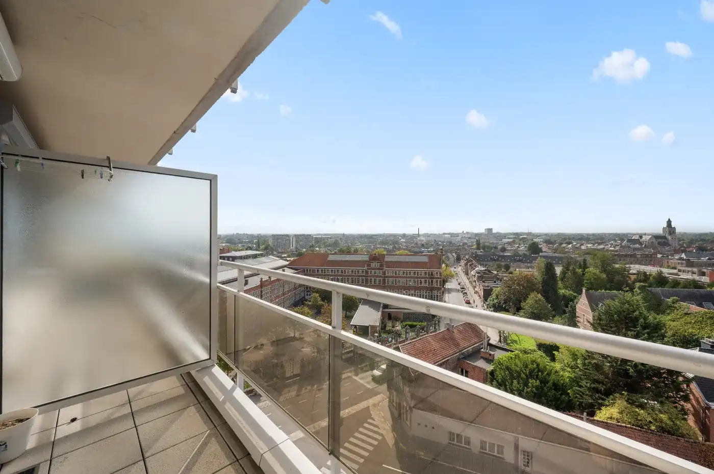 Instapklaar appartement met 2 slaapkamers en garage in Tienen foto 2