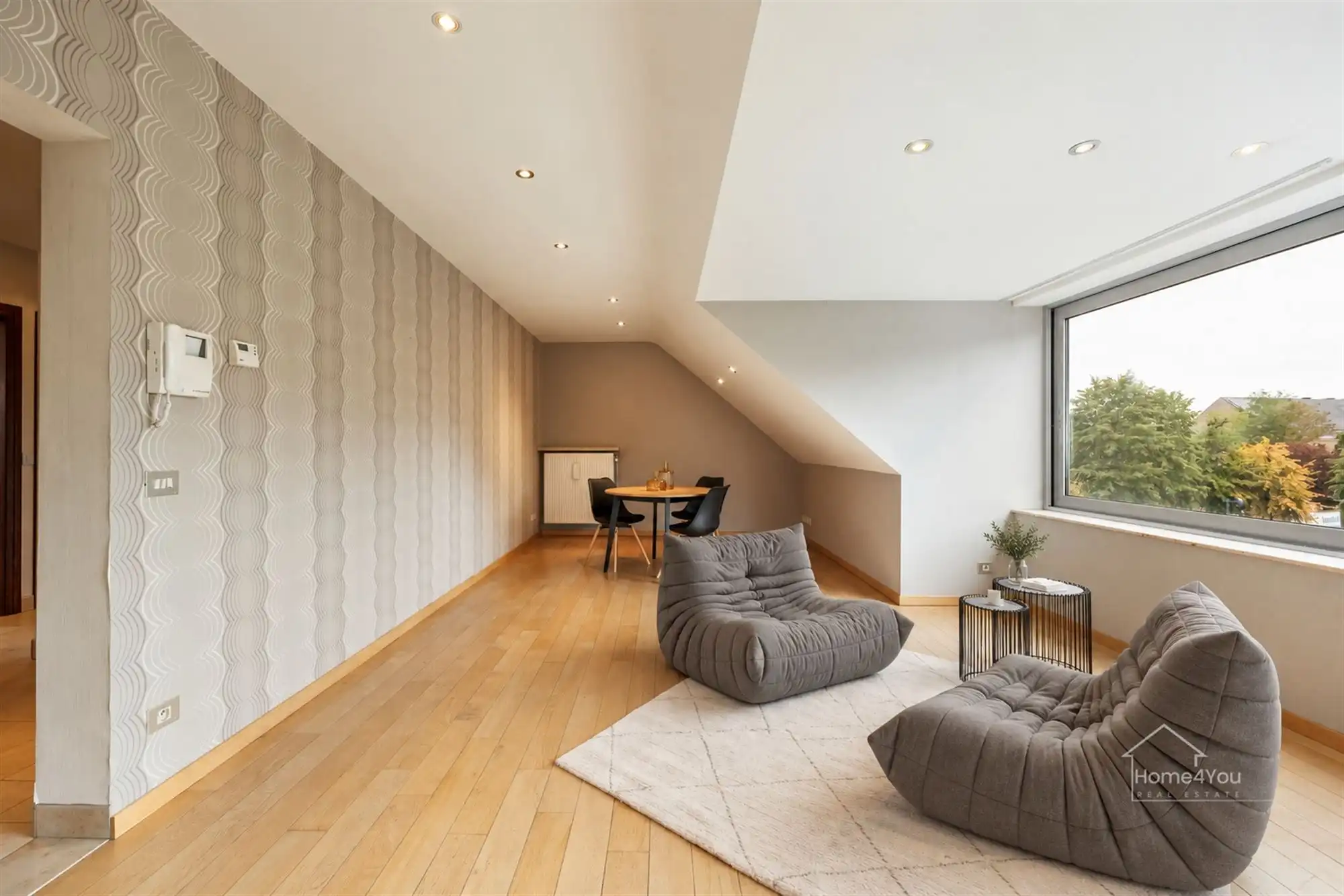 Ruim 2-slaapkamerappartement met prachtig zicht op Domein foto 2