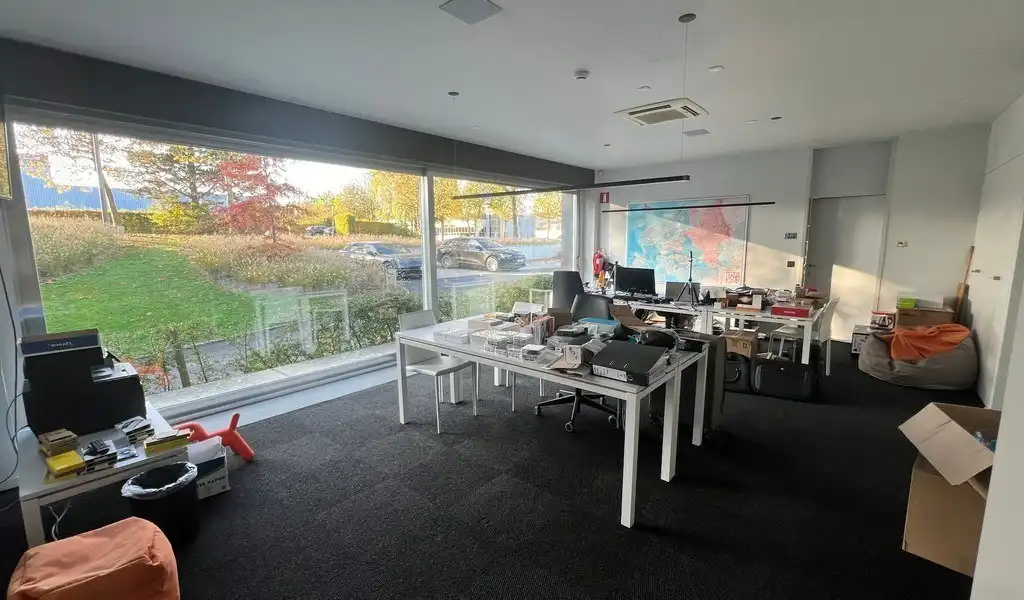 Bedrijfsgebouw met uitbreidingsmogelijkheden te koop in Ronse foto 12