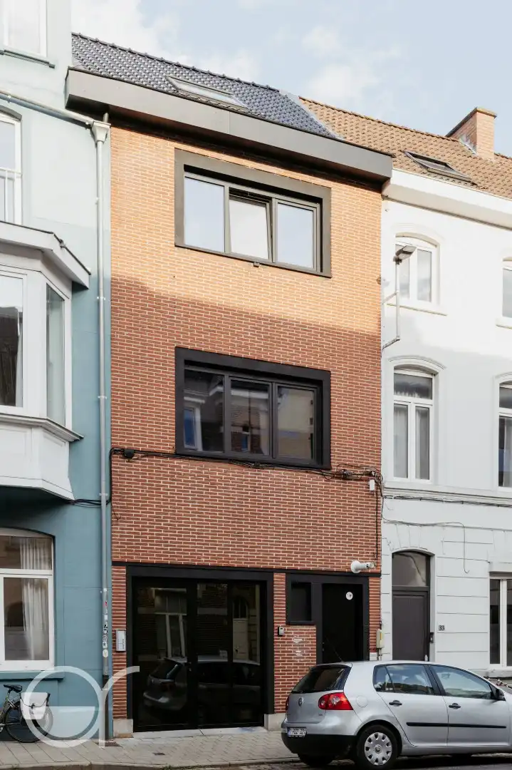 Volledig gerenoveerde studentenwoning op toplocatie in Gent. foto {{pictureIndex}}