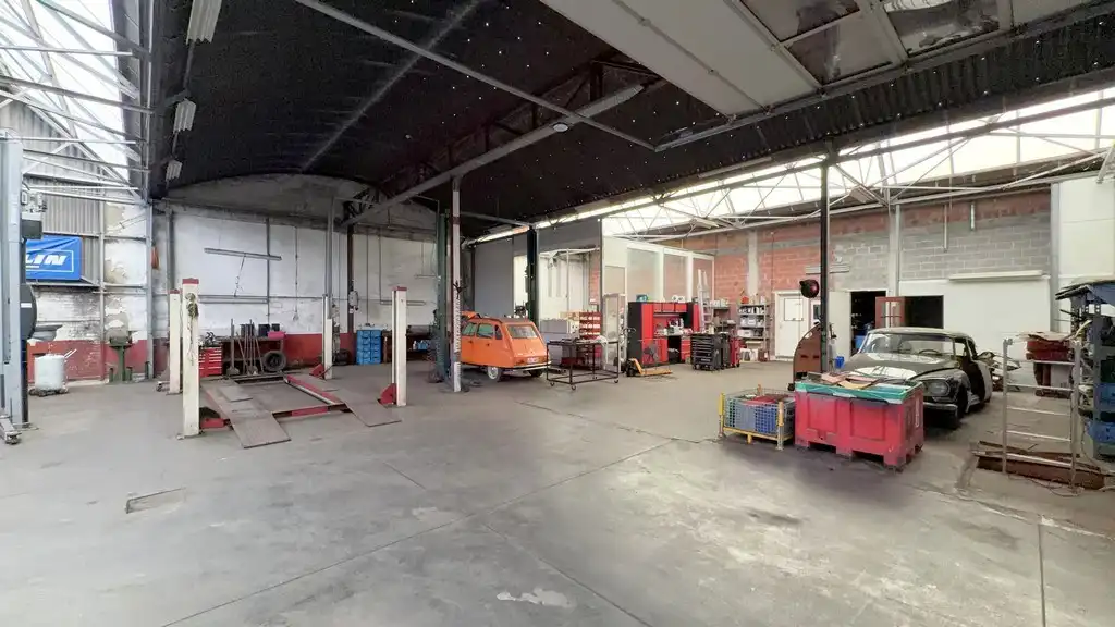 Showroom met magazijn te huur aan het Handelsdok in Gent foto 9
