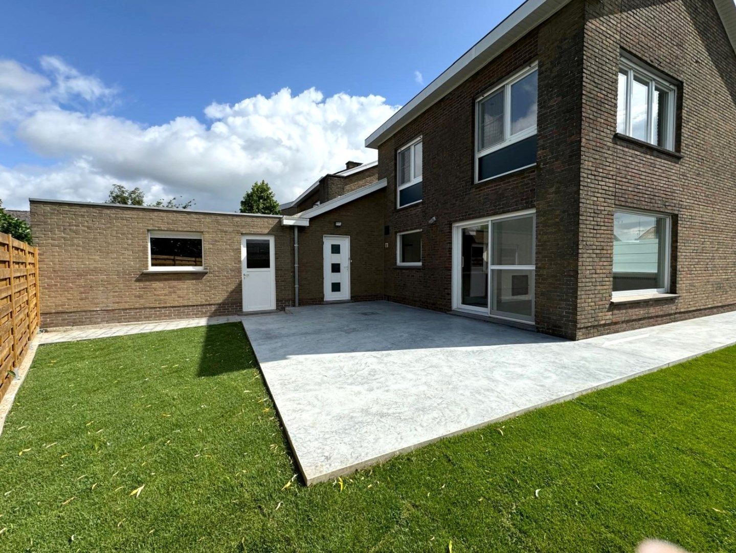 HALF OPEN WONING MET TUIN | 3 SLPKS | UITERST RUSTIGE LIGGING foto 17