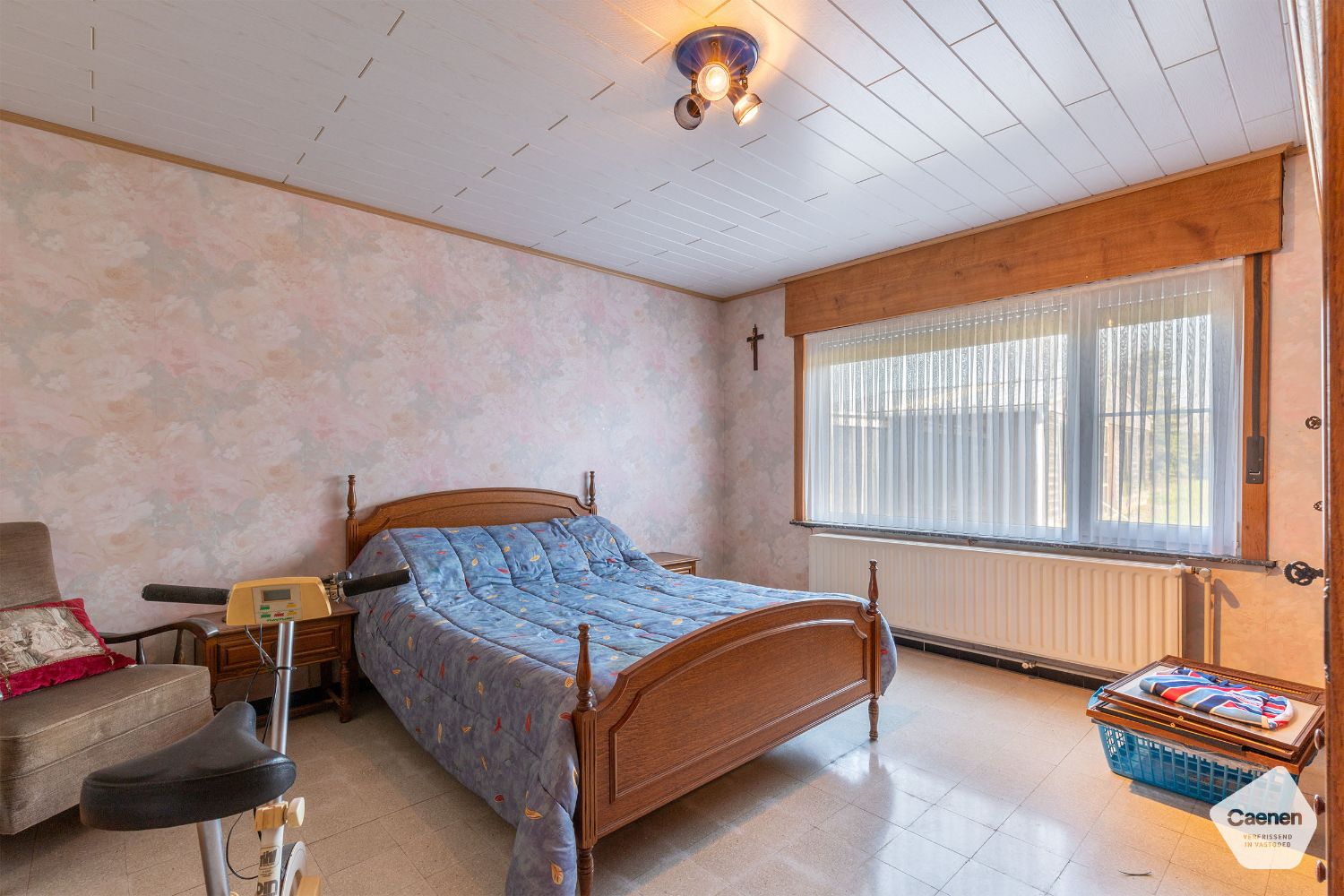 UITNODIGENDE BUNGALOW met 3 mooie slaapkamers, garage en een perceel van 1238 m² foto 15