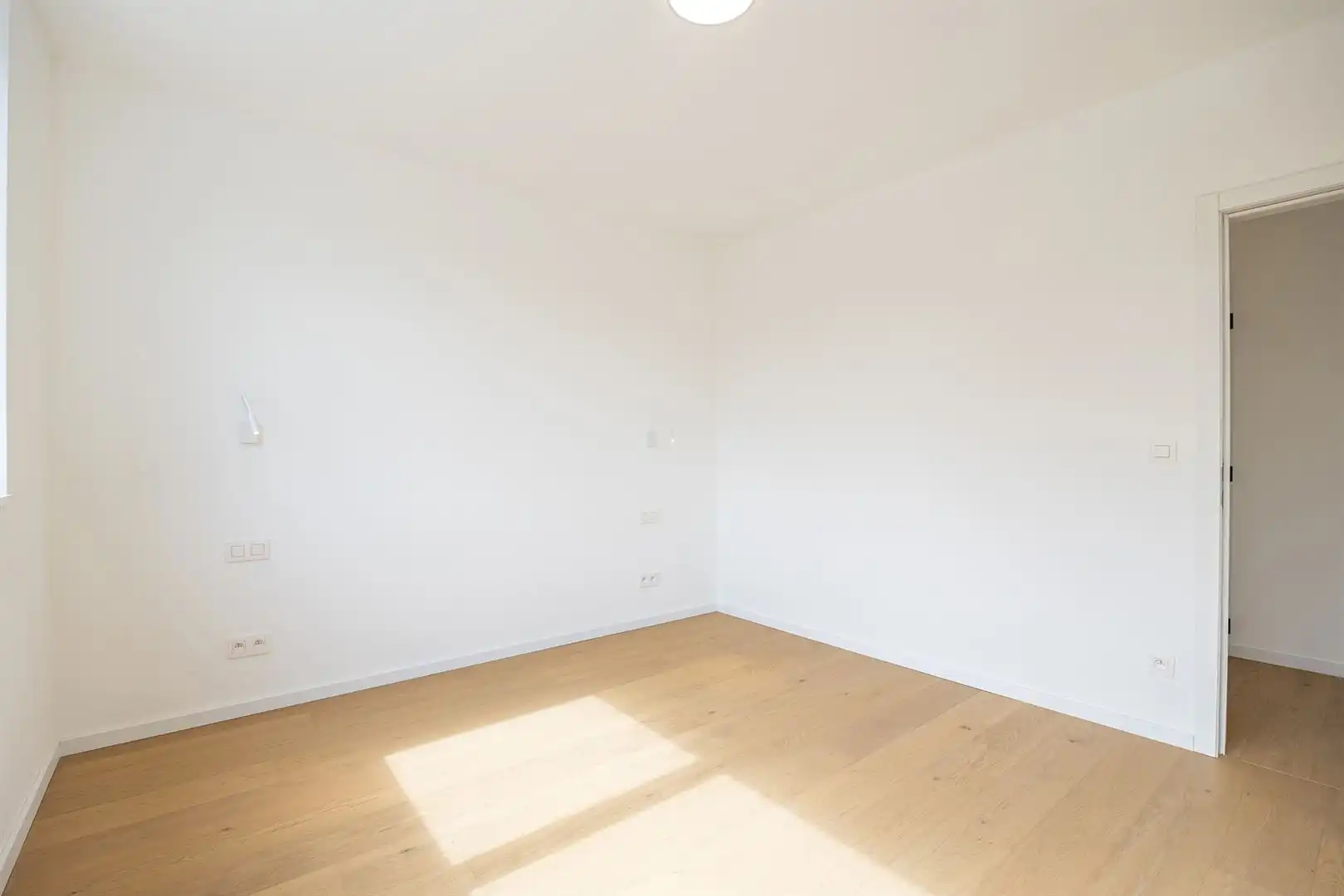 NIEUWBOUWAPPARTEMENT onder registratierechten  foto 11