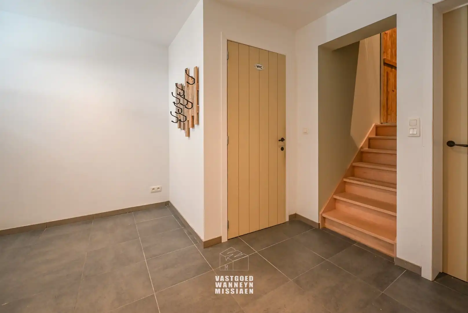 Instapklare woning met 3 slaapkamers en ruime berging/garage in centrum Wingene  foto 14