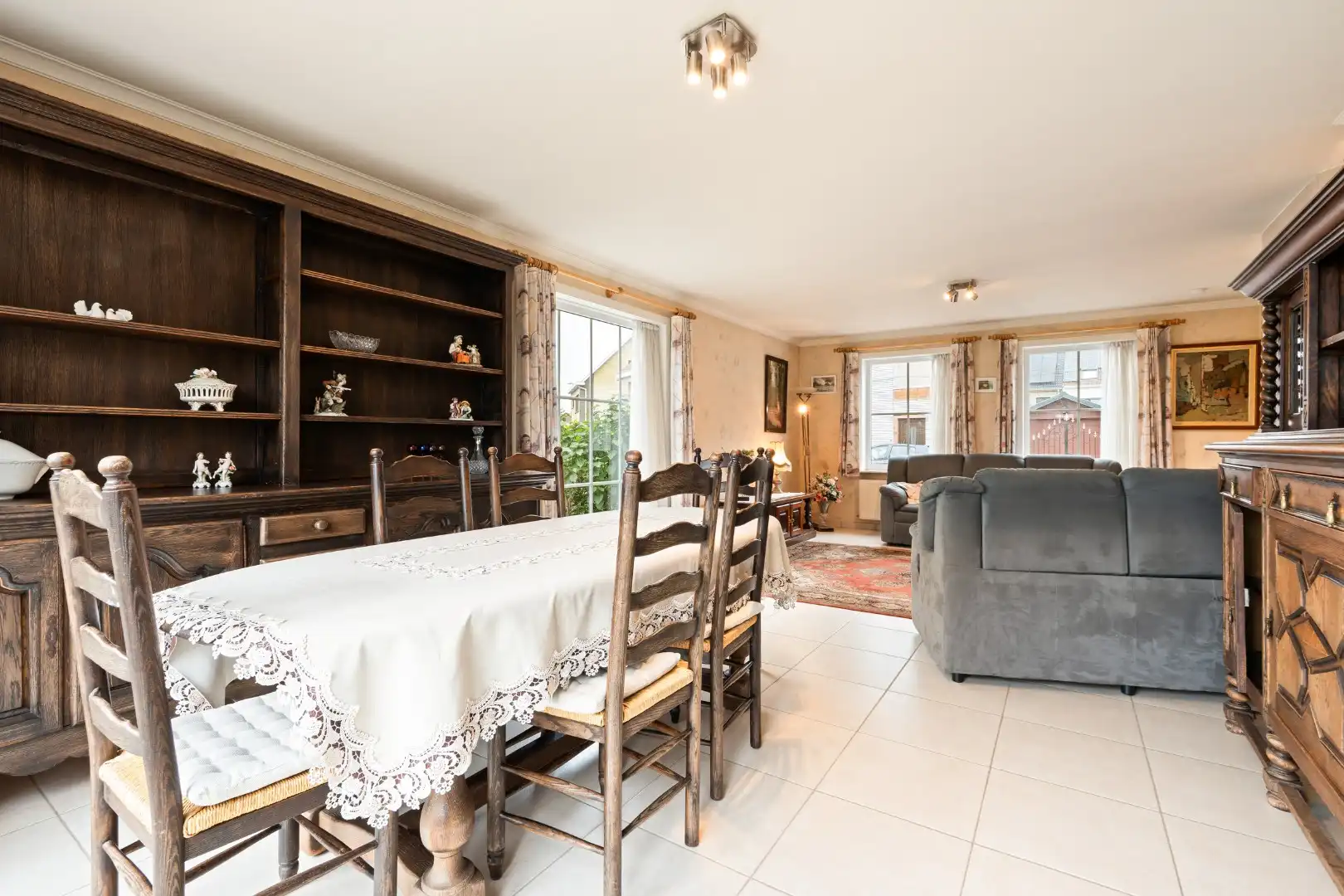 Te koop in Bredene: ruime instapklare halfopen bebouwing met 4 slaapkamers, grote tuin en multifunctioneel bijgebouw op 848 m² foto 8