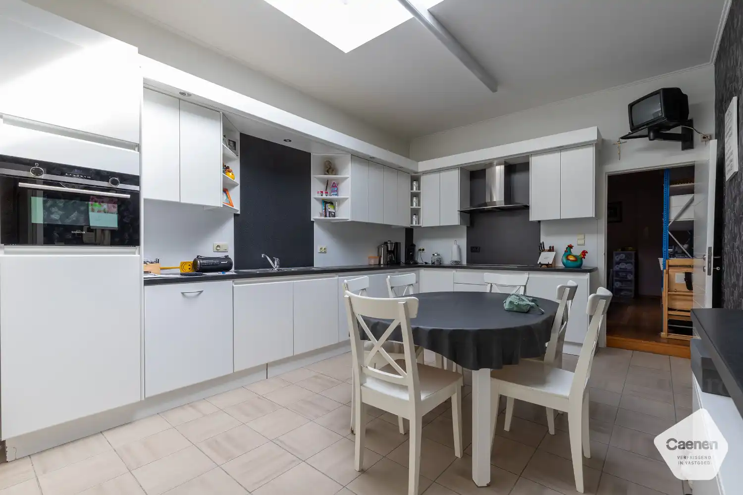 Veelzijdig handelspand met woonst en met tal van mogelijkheden momenteel ingericht als bakkerij foto 12