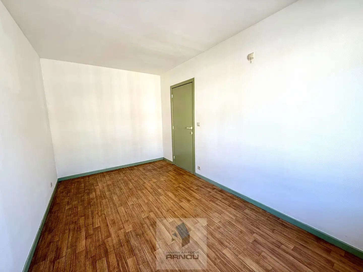 Appartement met 1 slaapkamer en parking  in het centrum foto 9