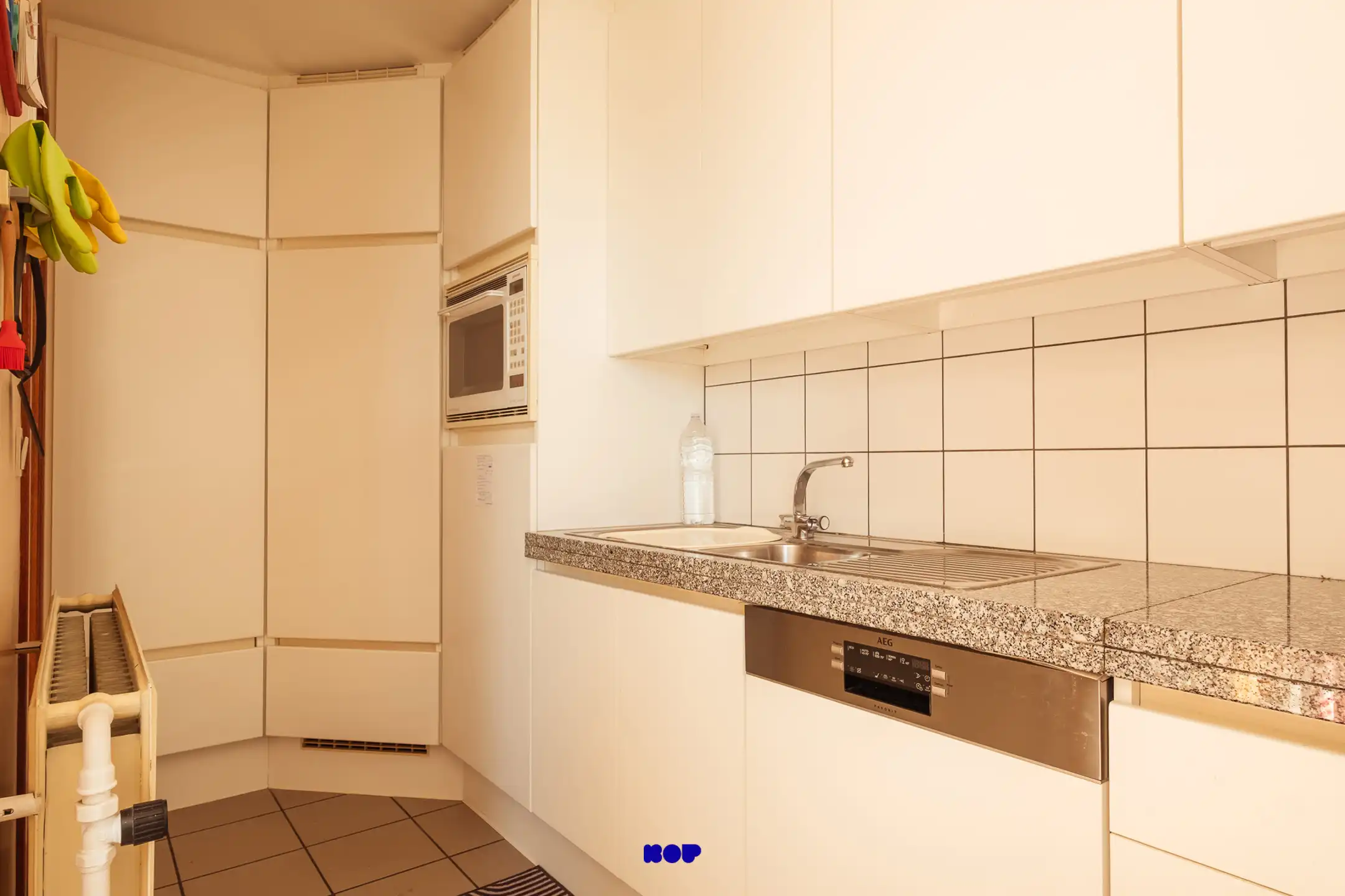 Bel-etage met ruimte op elke verdieping in Emblem (Ranst) foto 9